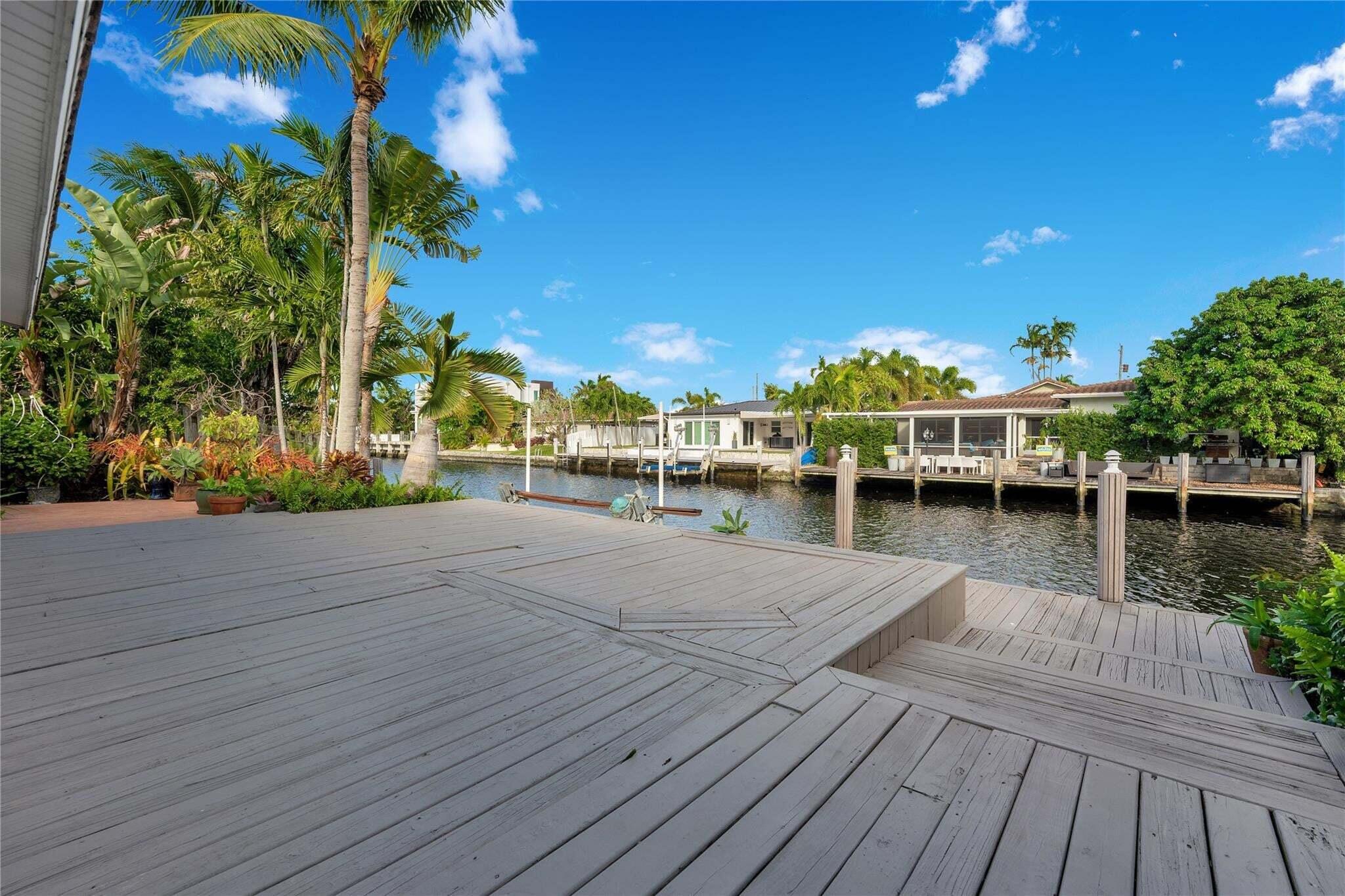 2142 NE 17th Ave Wilton Manors, FL 33305