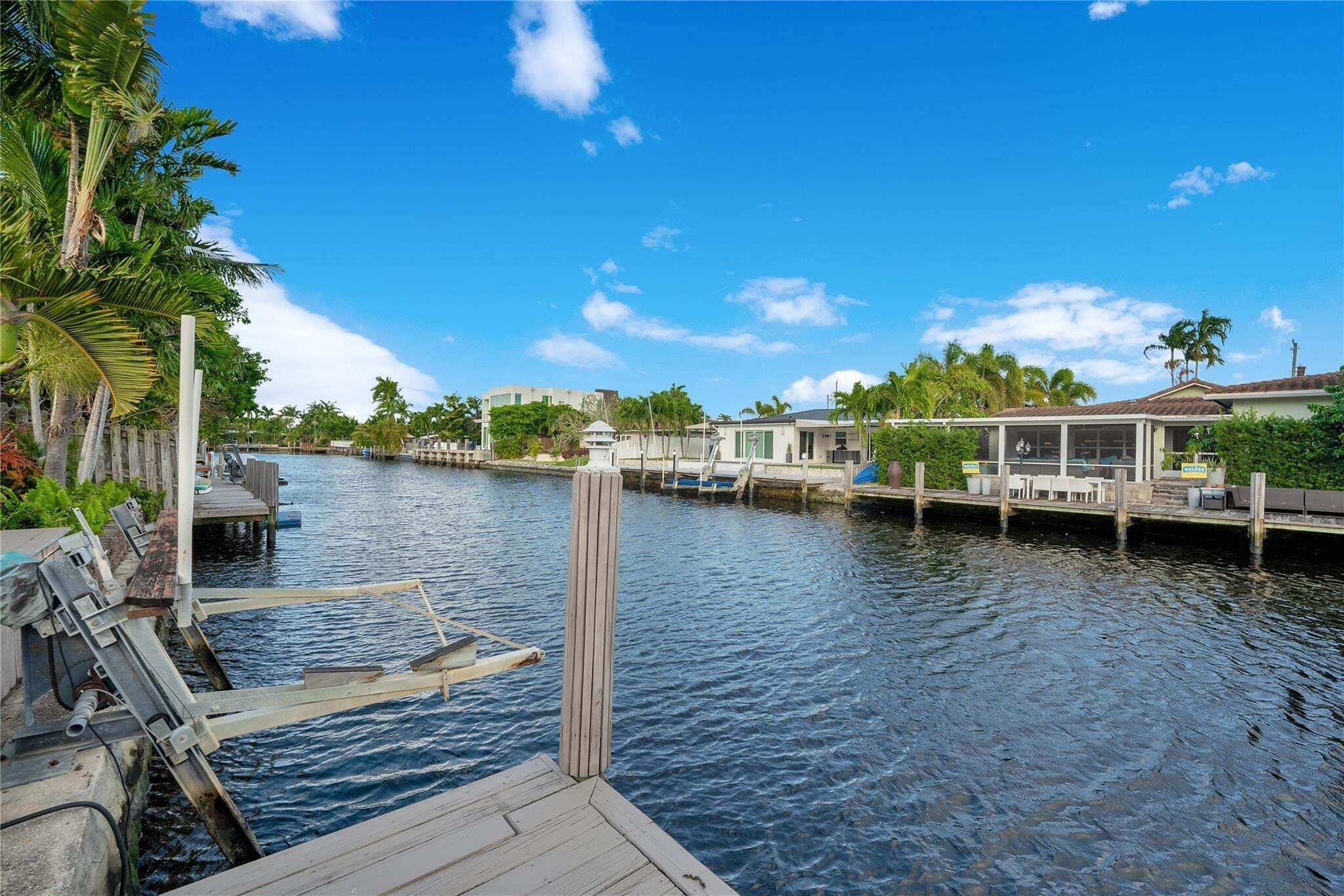 2142 NE 17th Ave Wilton Manors, FL 33305