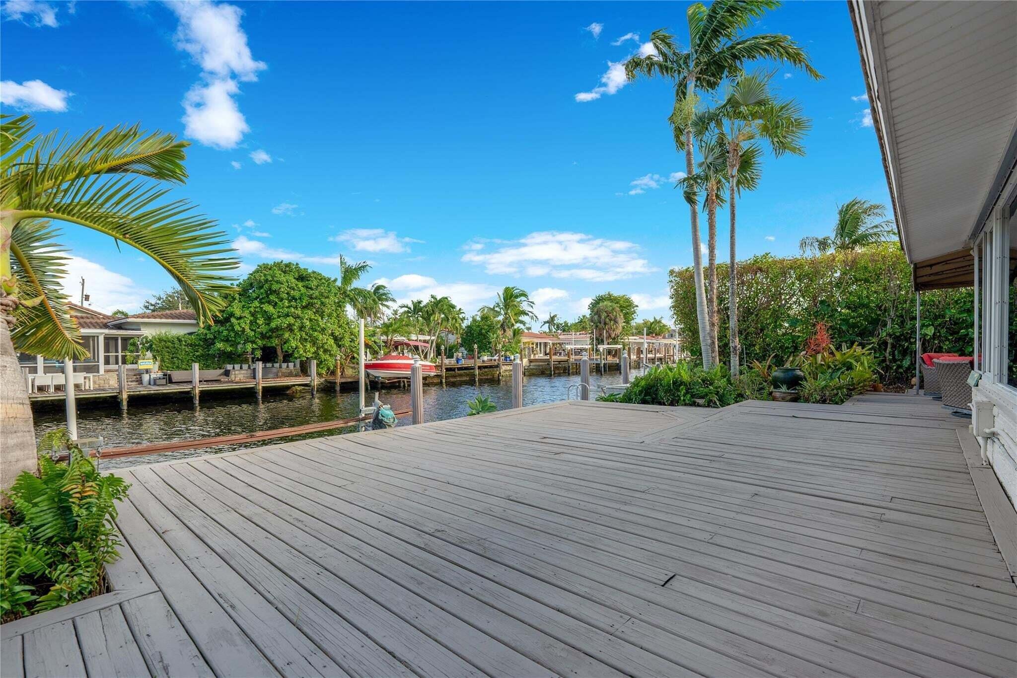 2142 NE 17th Ave Wilton Manors, FL 33305