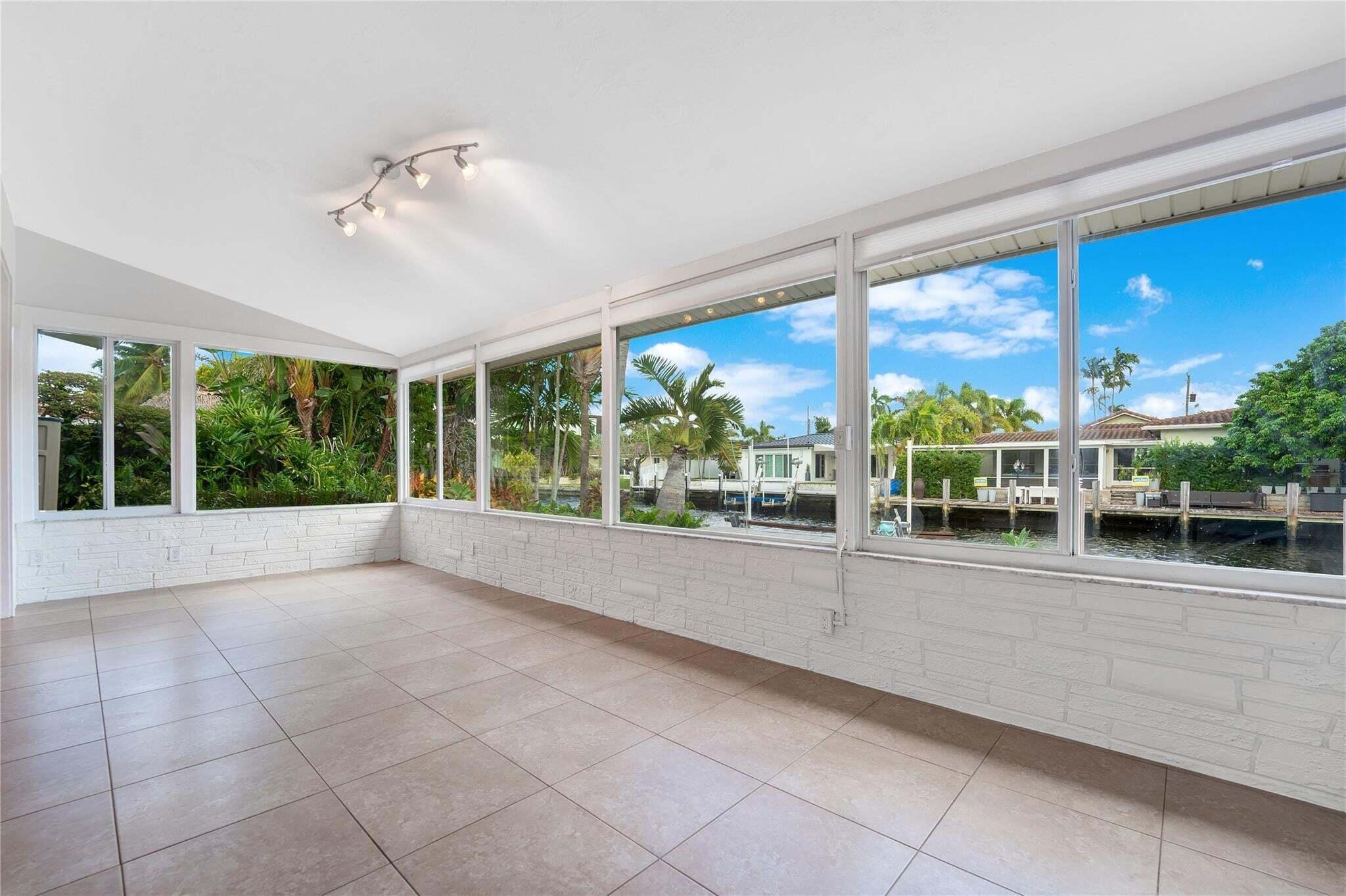 2142 NE 17th Ave Wilton Manors, FL 33305