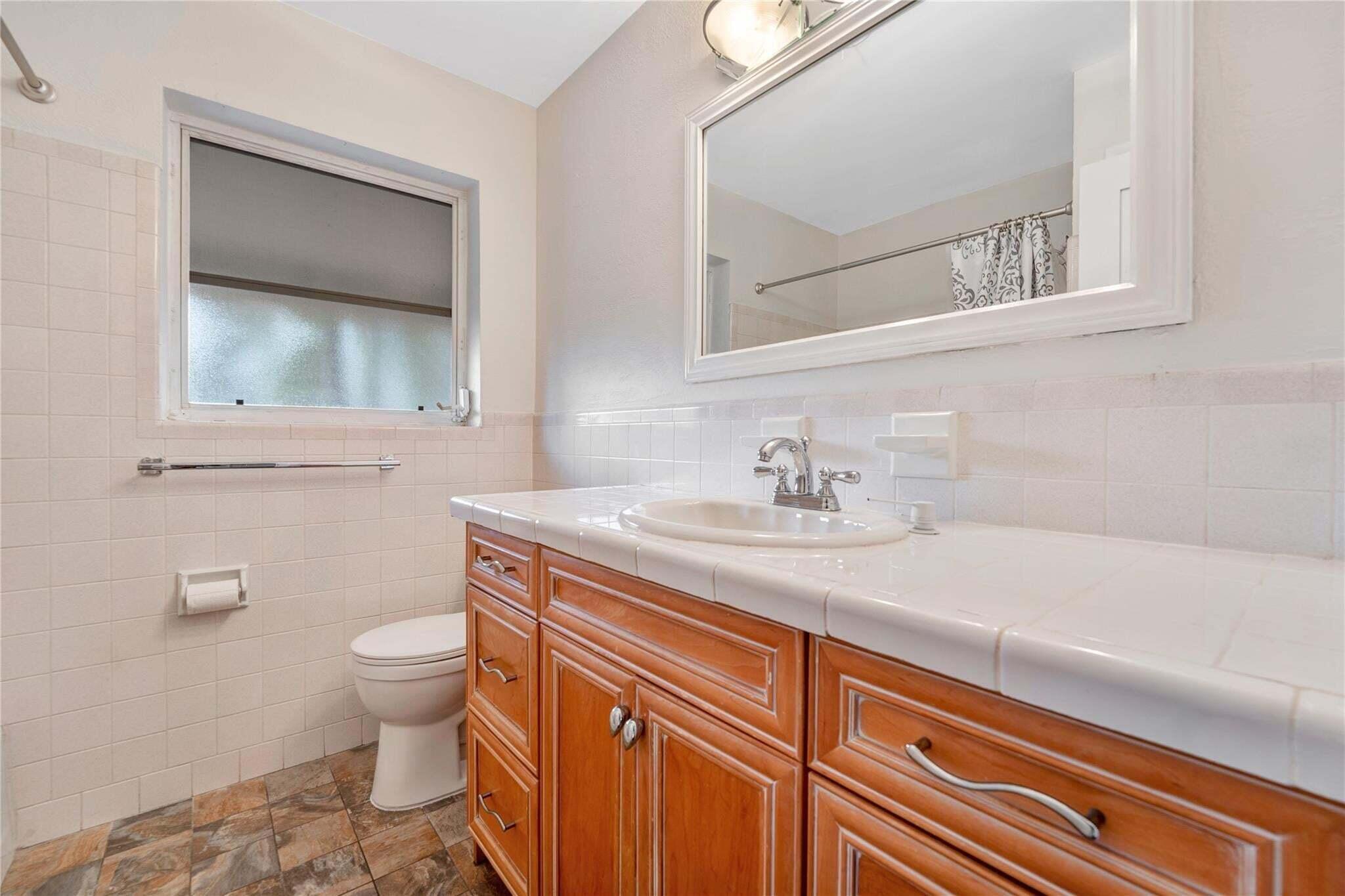 2142 NE 17th Ave Wilton Manors, FL 33305