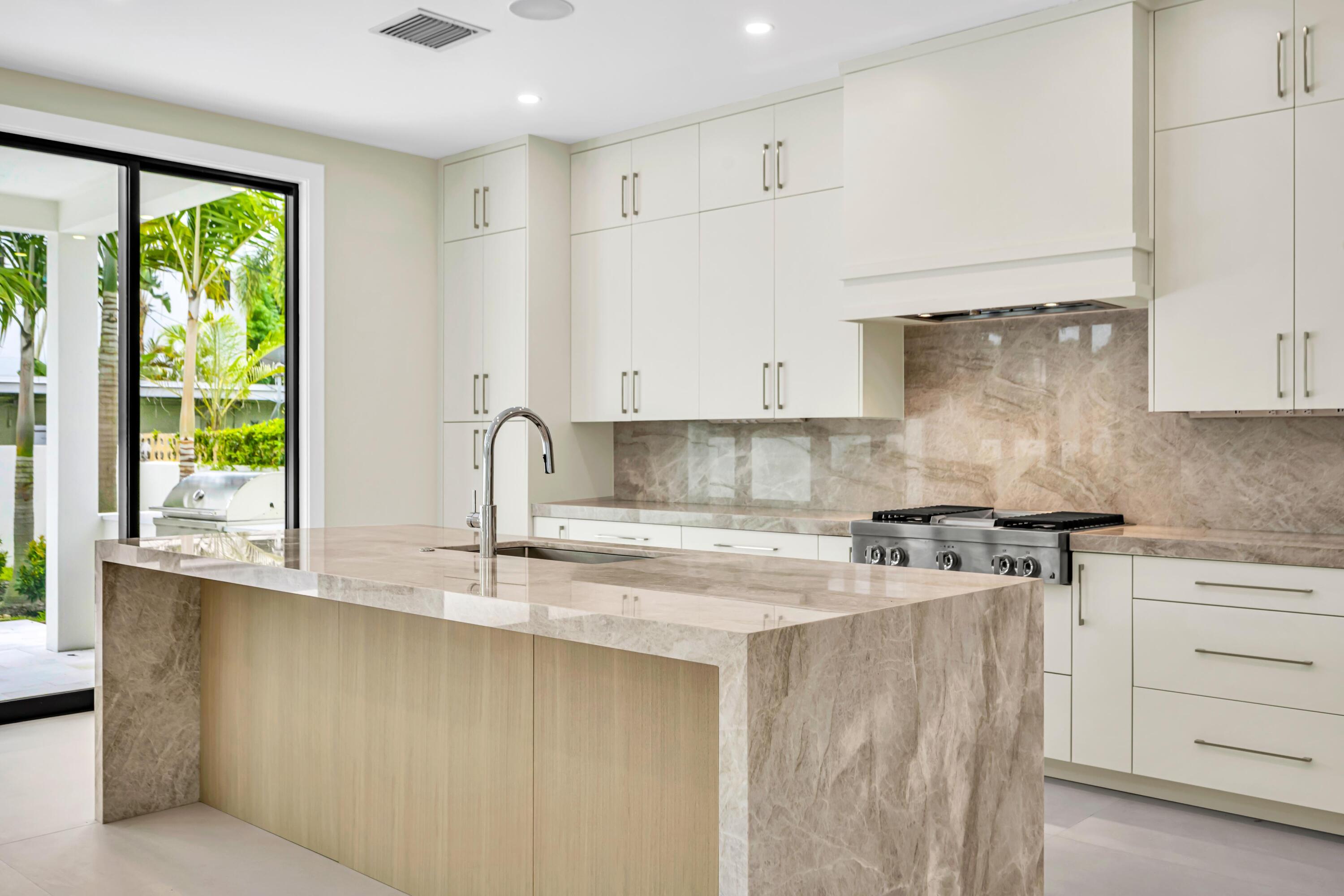 445 NE 11th Fort Lauderdale, FL 33301