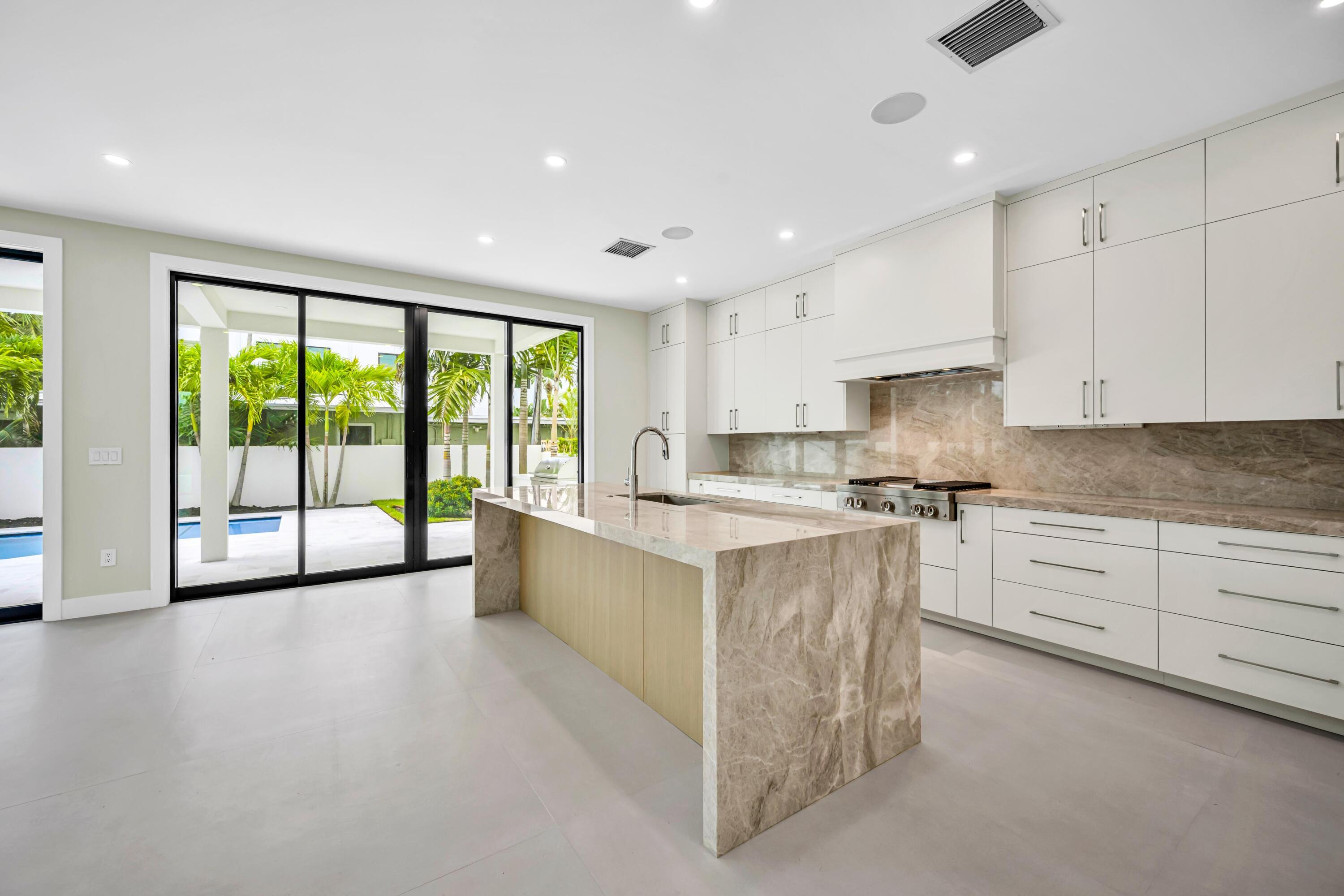 445 NE 11th Fort Lauderdale, FL 33301