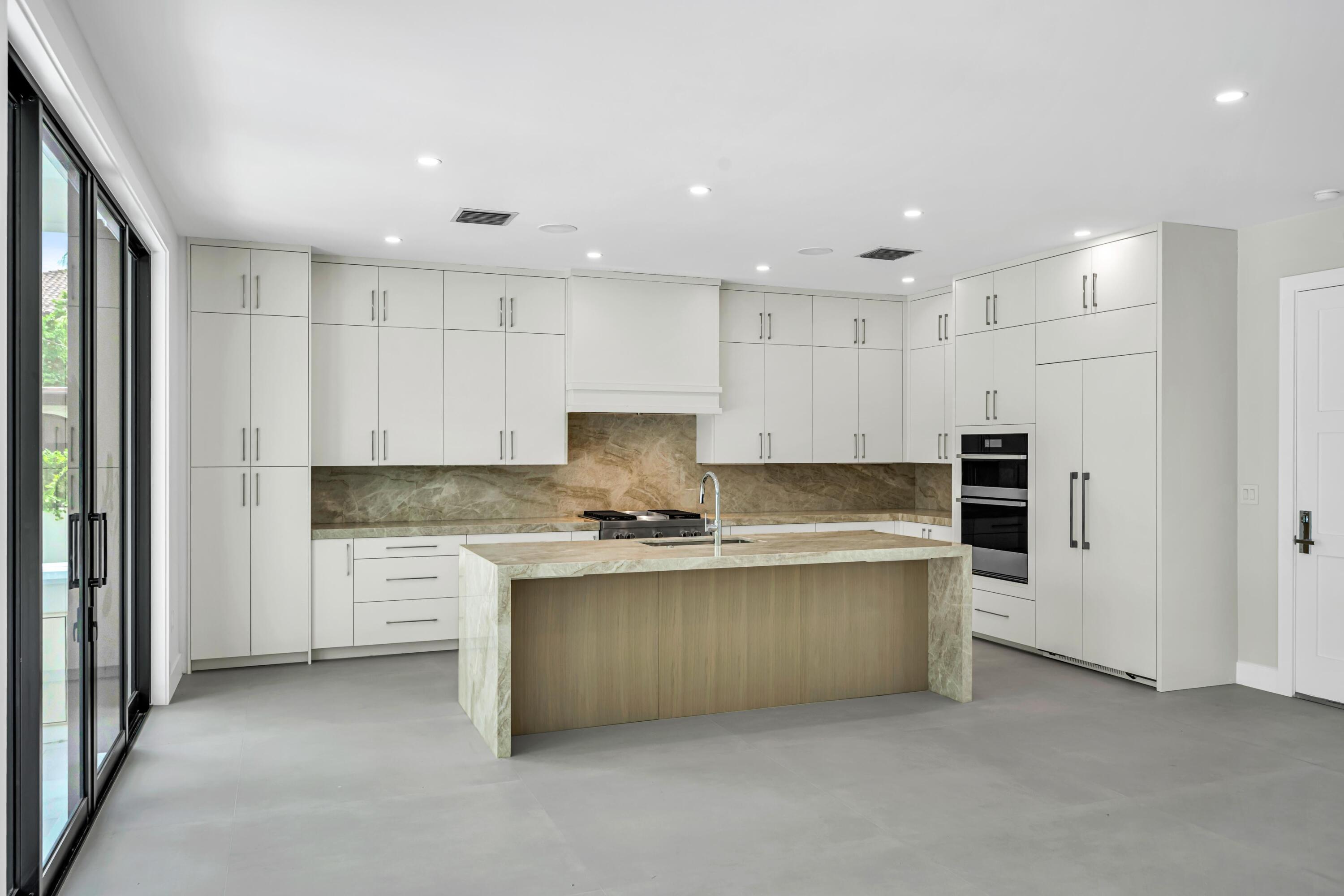 445 NE 11th Fort Lauderdale, FL 33301