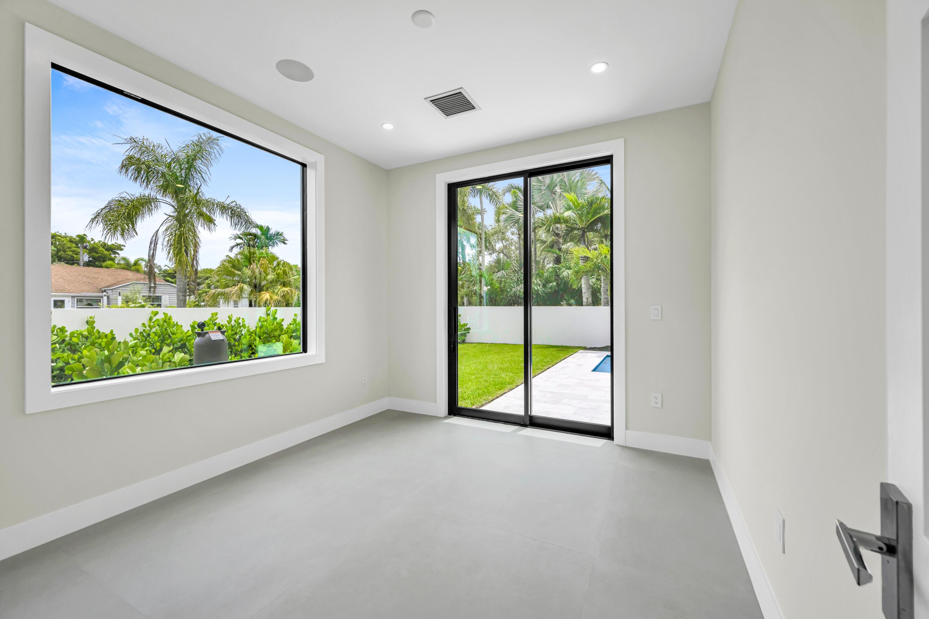 445 NE 11th Fort Lauderdale, FL 33301