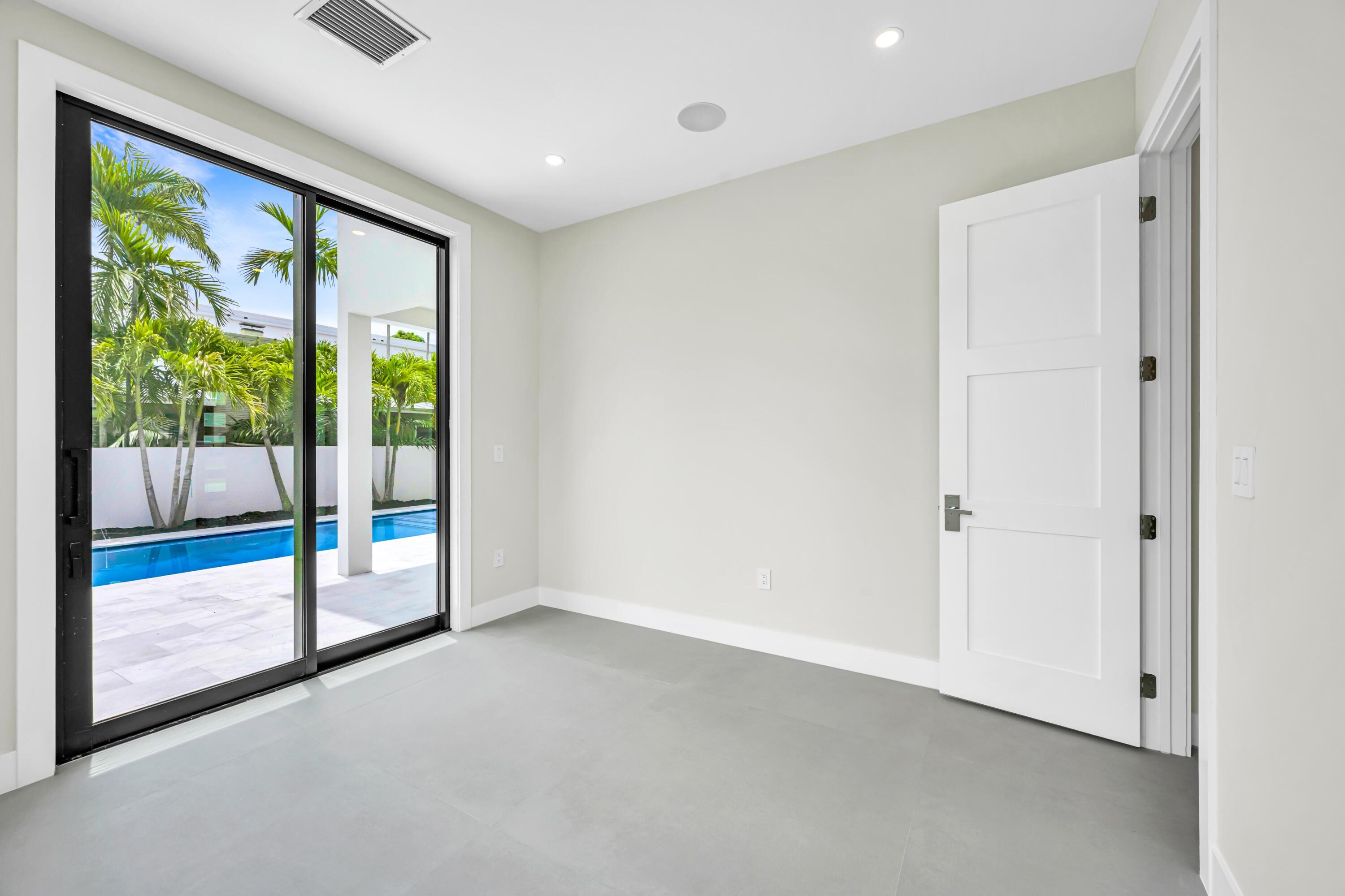 445 NE 11th Fort Lauderdale, FL 33301