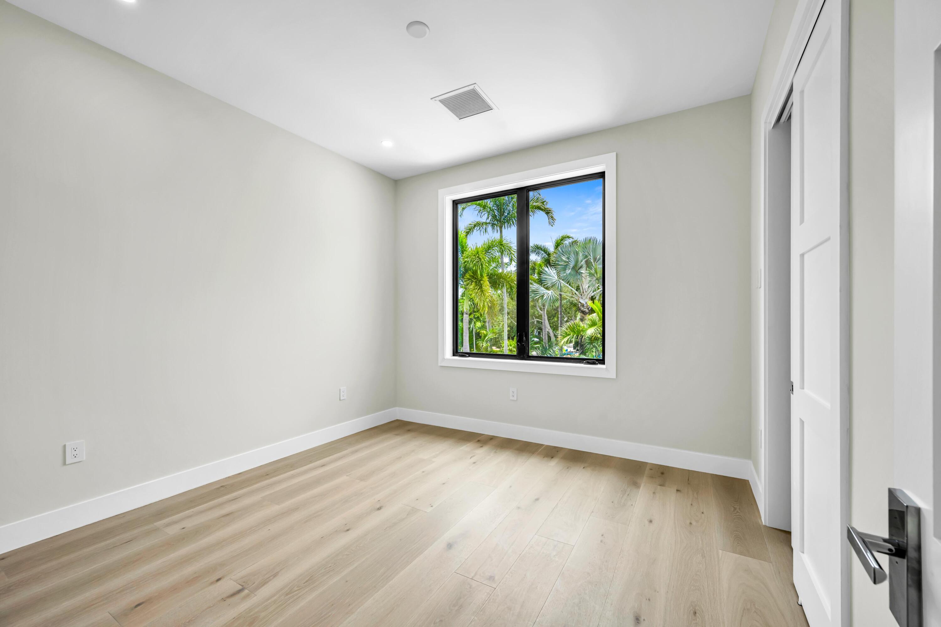 445 NE 11th Fort Lauderdale, FL 33301