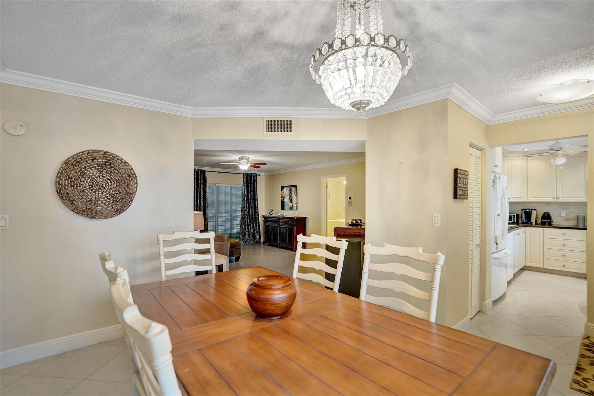 4270 NW 40th St #211,Lauderdale Lakes, FL 33319