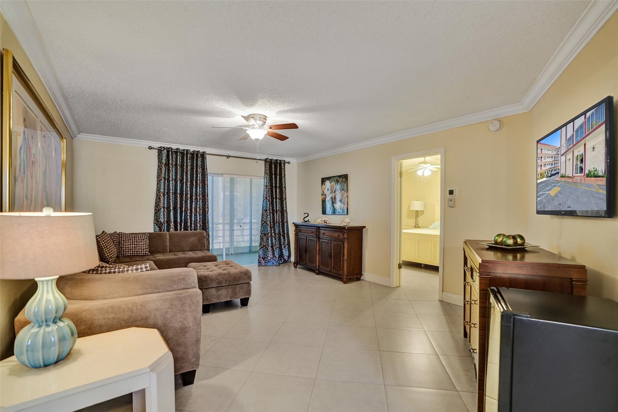 4270 NW 40th St #211,Lauderdale Lakes, FL 33319