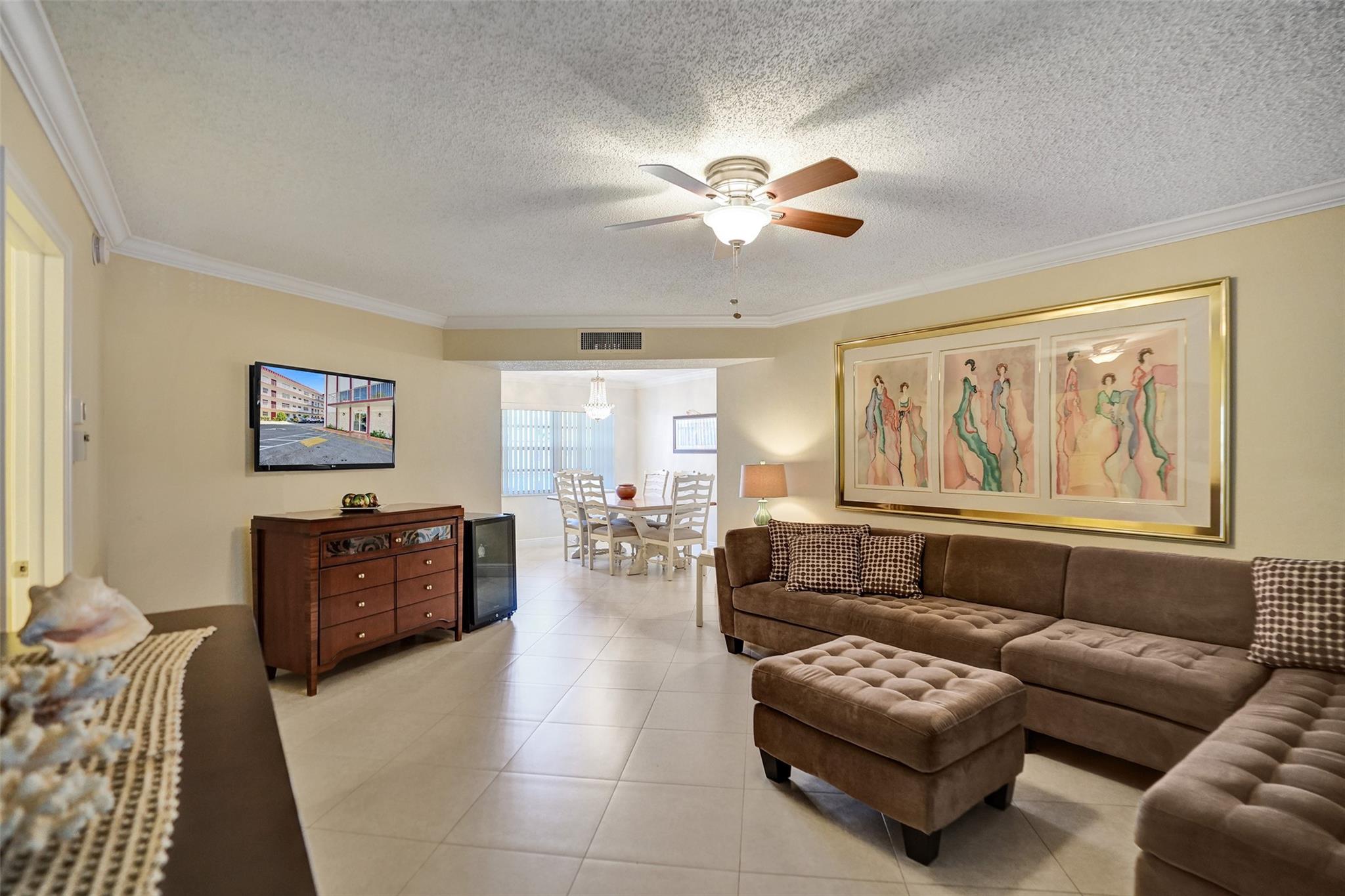 4270 NW 40th St #211,Lauderdale Lakes, FL 33319