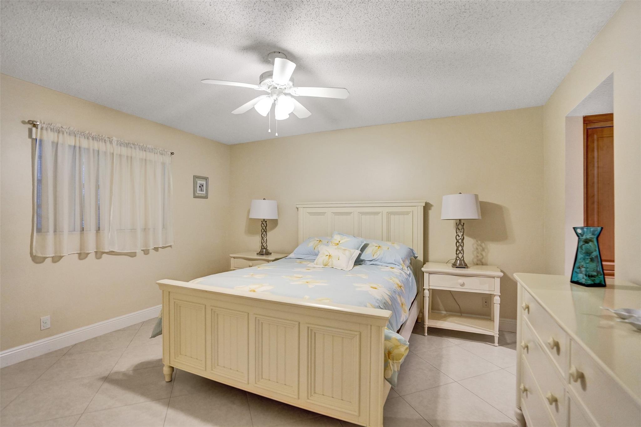 4270 NW 40th St #211,Lauderdale Lakes, FL 33319