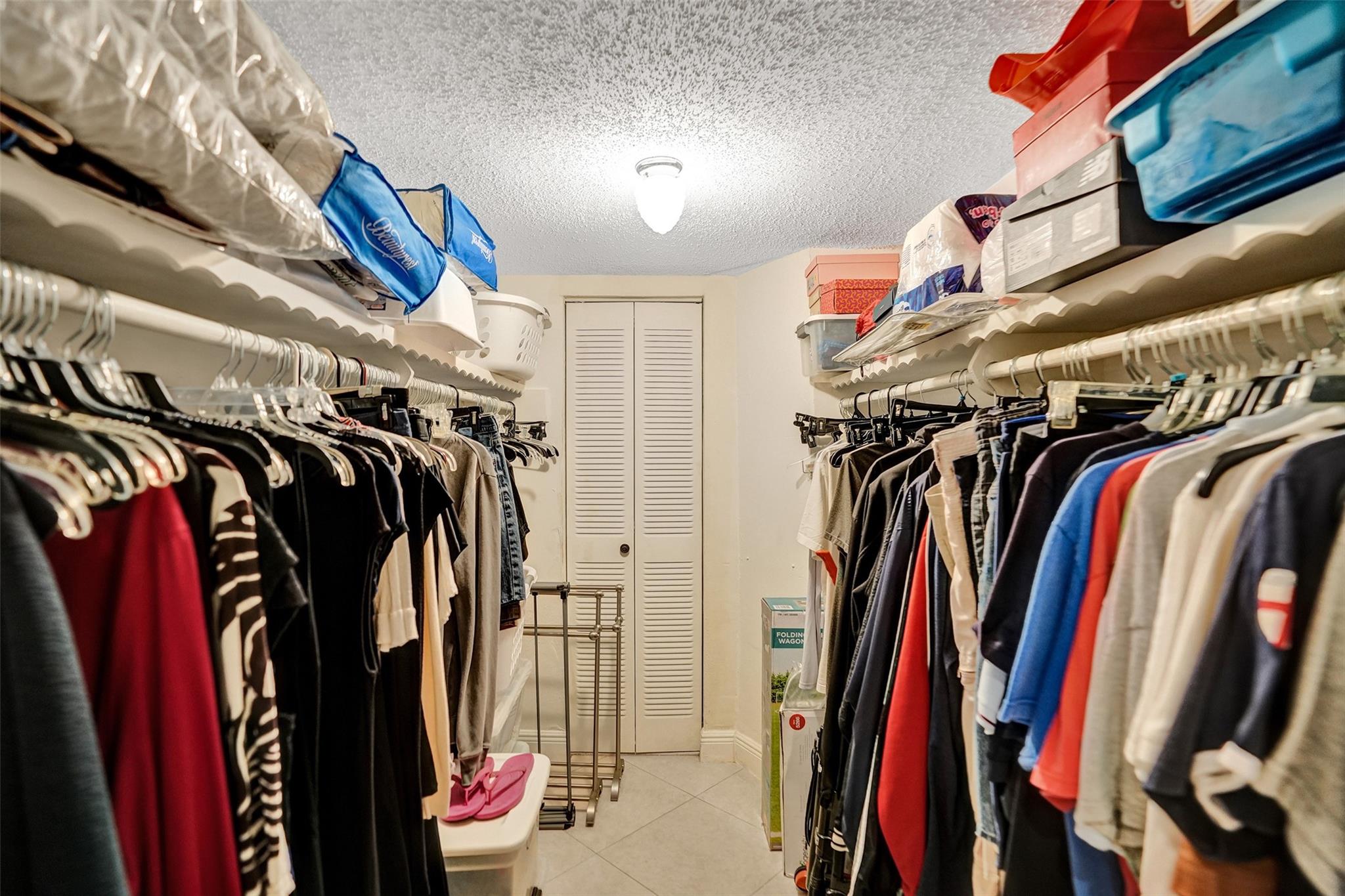 4270 NW 40th St #211,Lauderdale Lakes, FL 33319