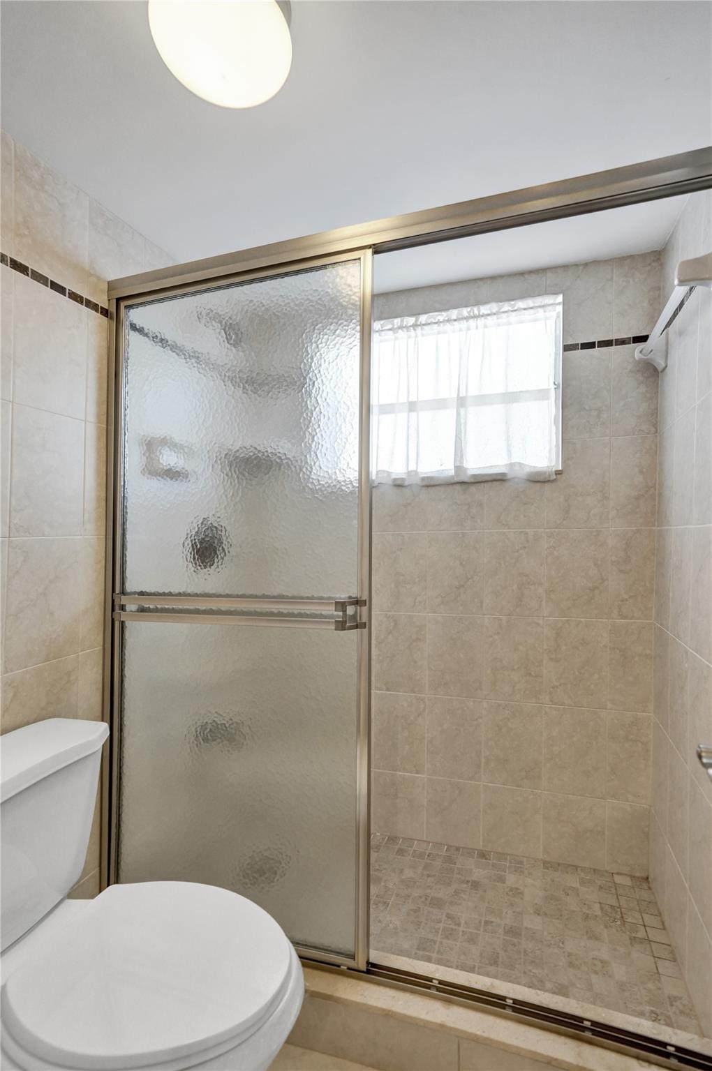 4270 NW 40th St #211,Lauderdale Lakes, FL 33319