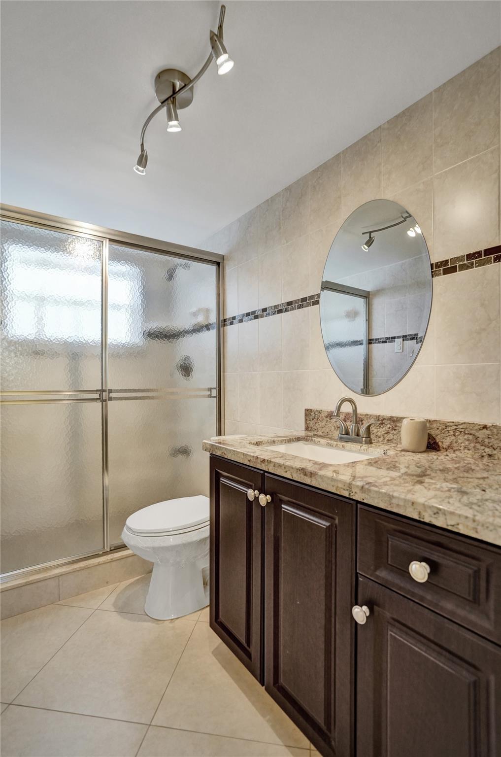 4270 NW 40th St #211,Lauderdale Lakes, FL 33319