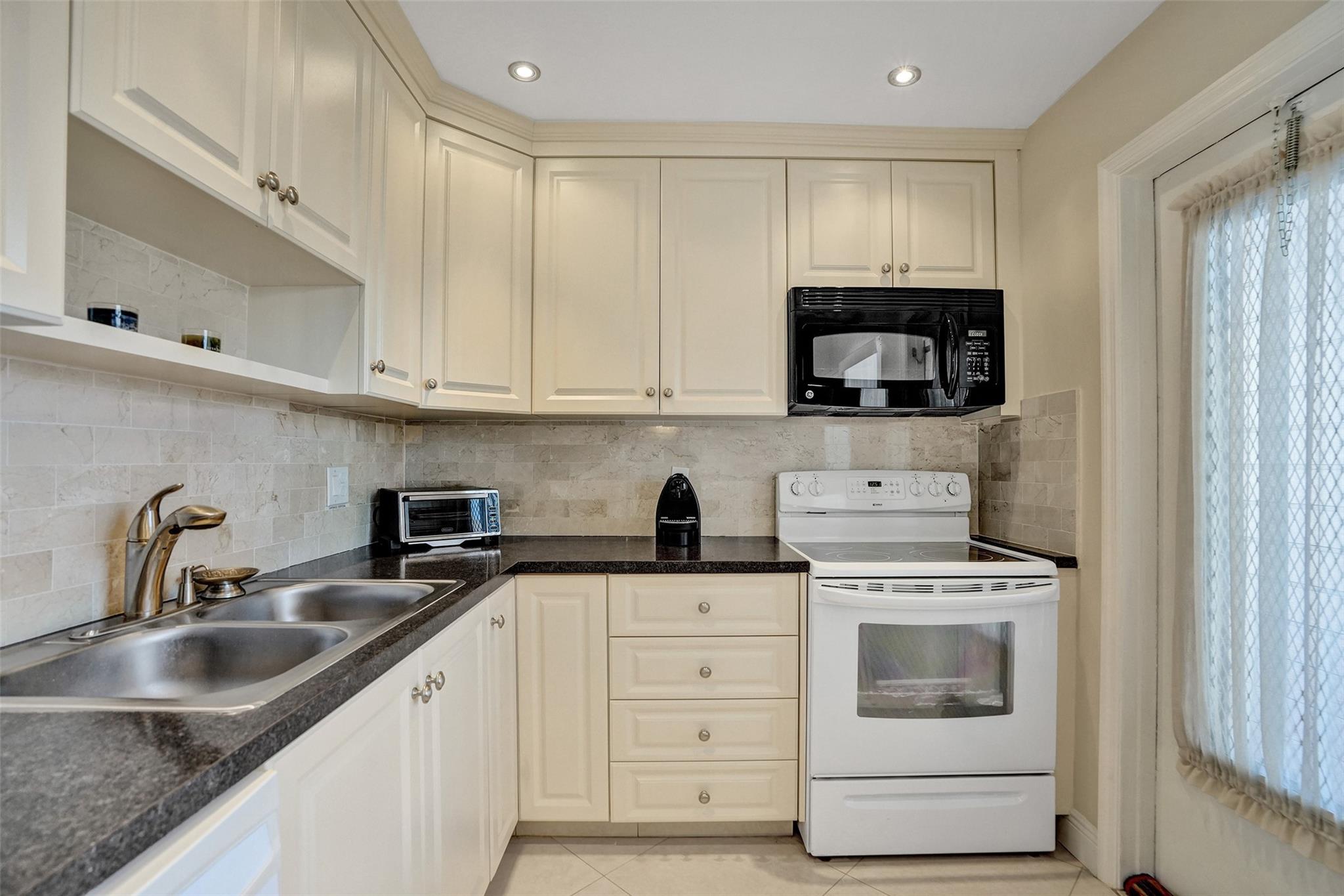 4270 NW 40th St #211,Lauderdale Lakes, FL 33319