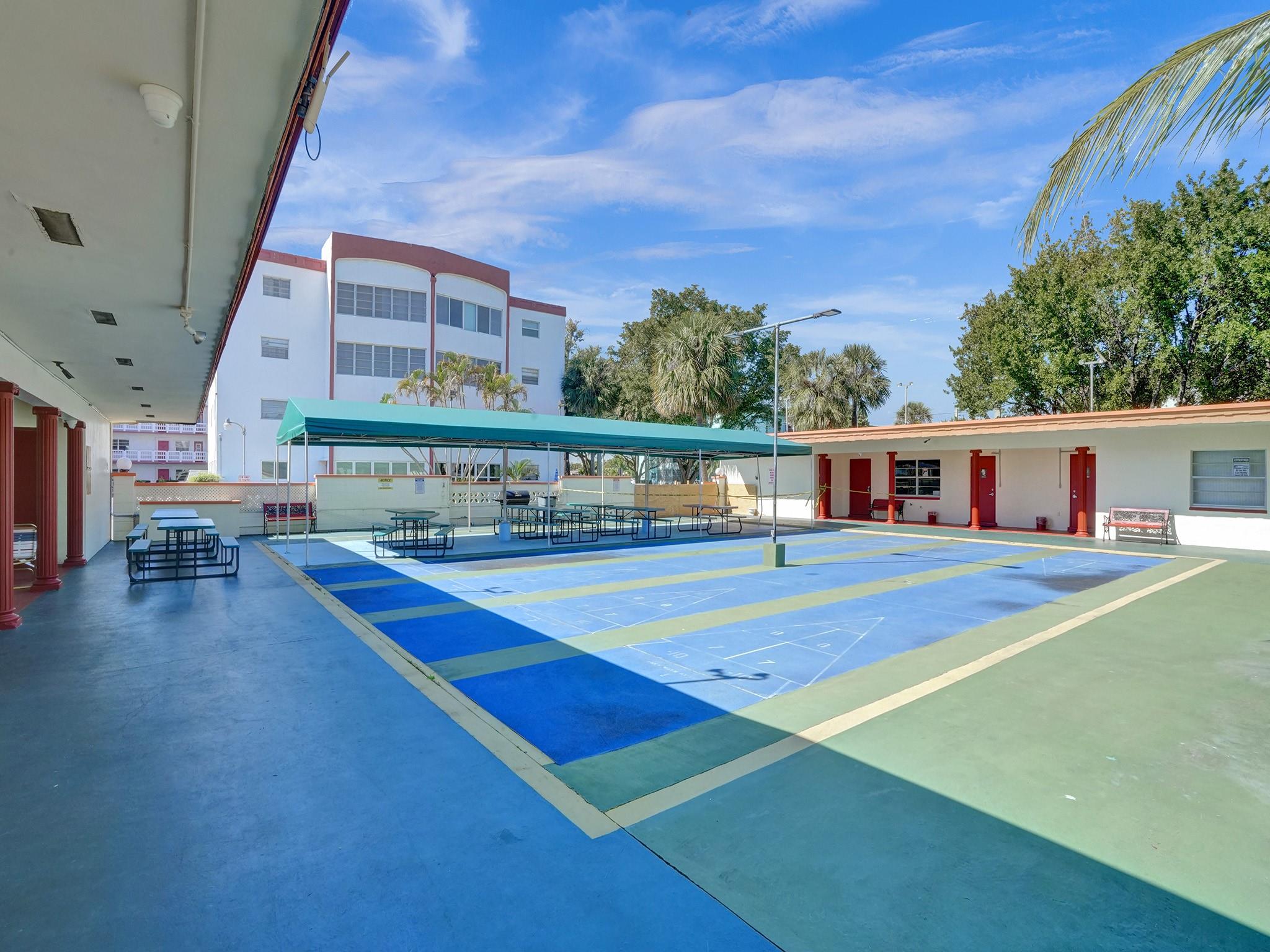 4270 NW 40th St #211,Lauderdale Lakes, FL 33319