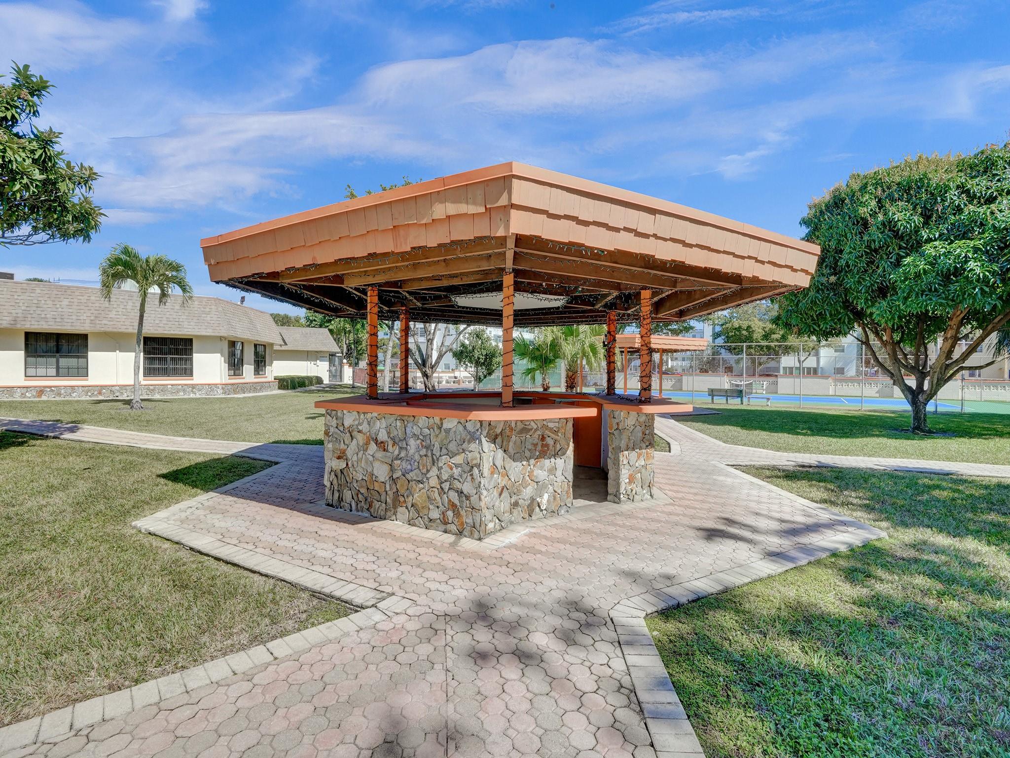 4270 NW 40th St #211,Lauderdale Lakes, FL 33319