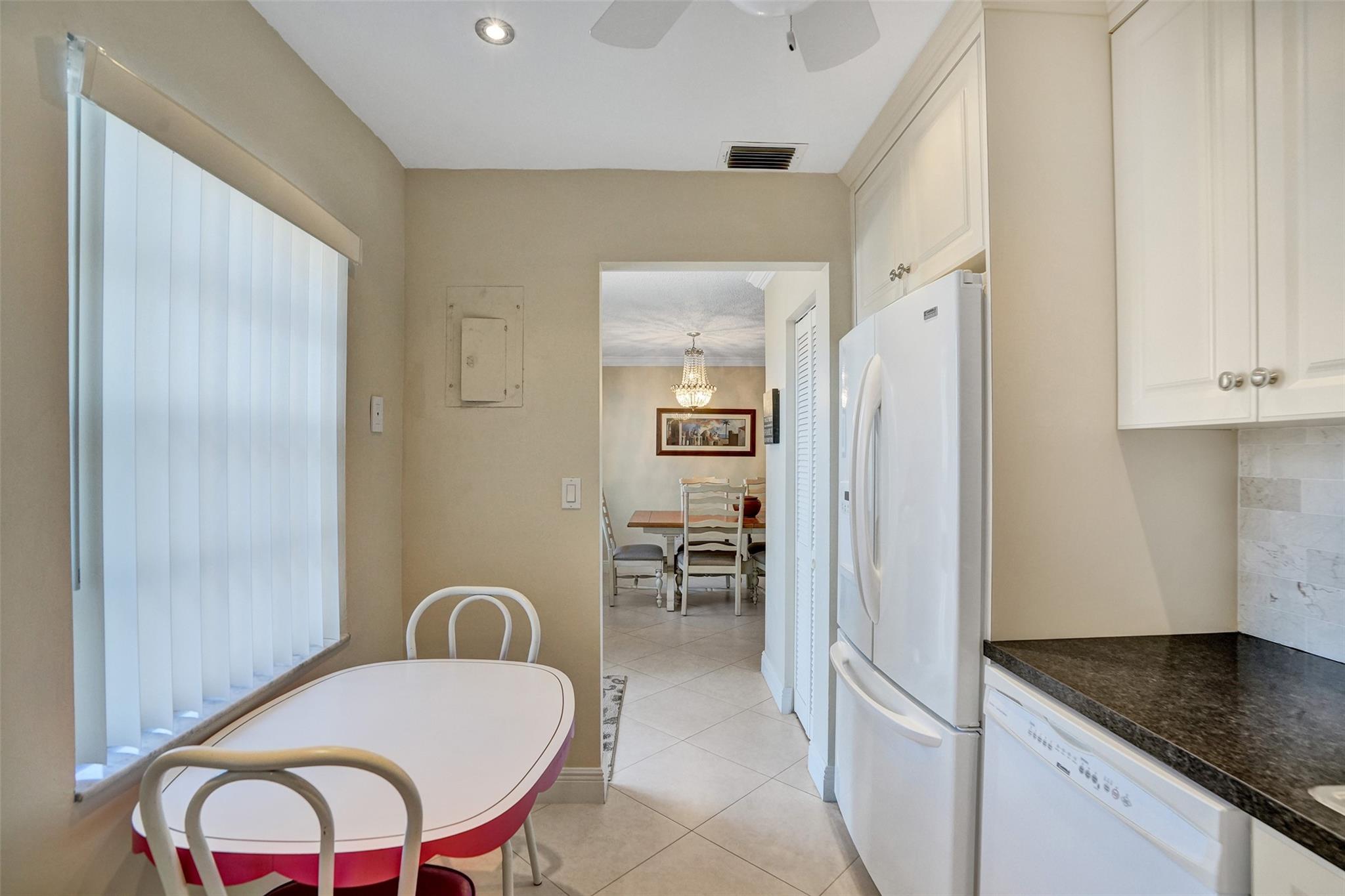 4270 NW 40th St #211,Lauderdale Lakes, FL 33319