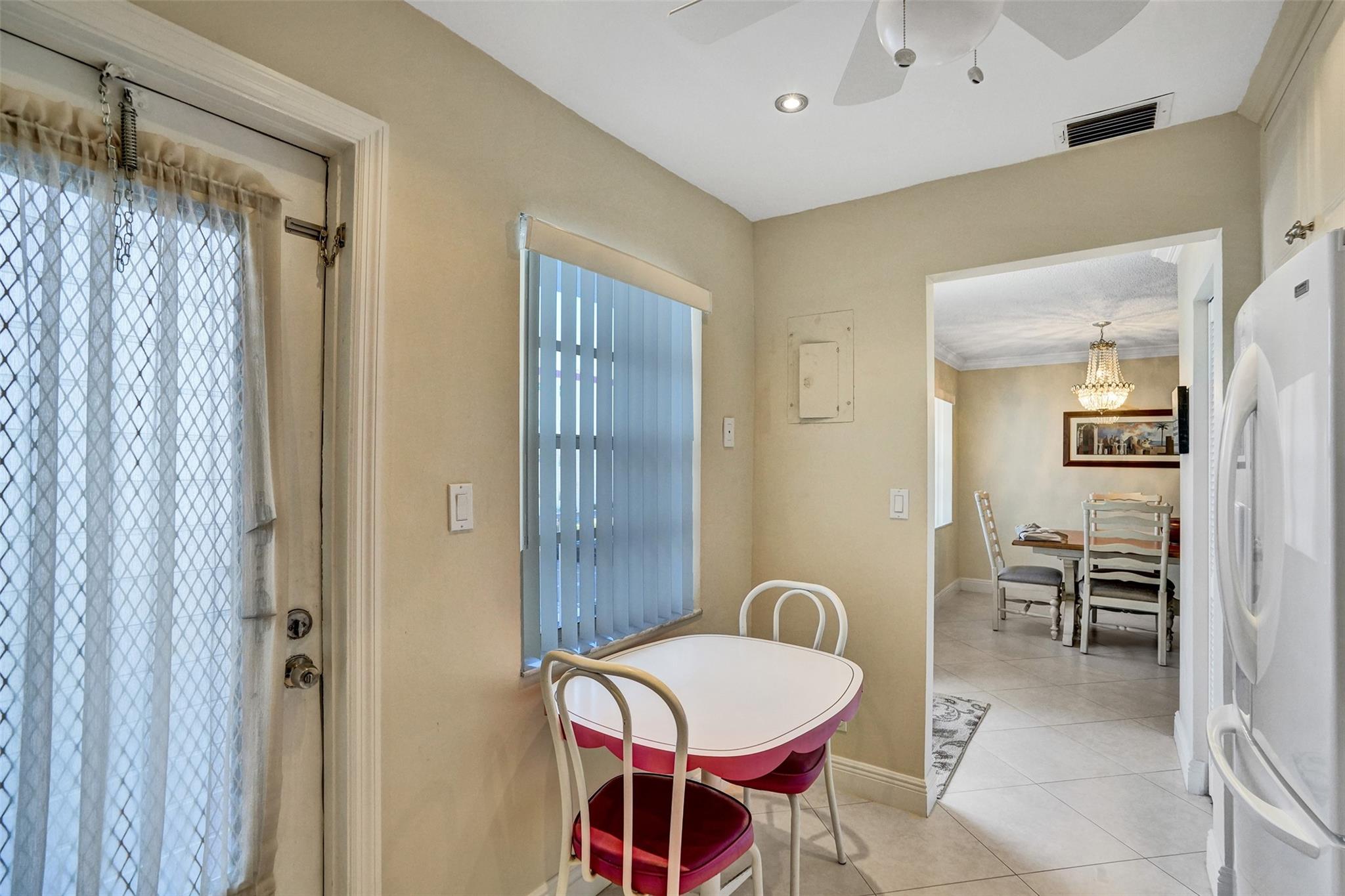 4270 NW 40th St #211,Lauderdale Lakes, FL 33319