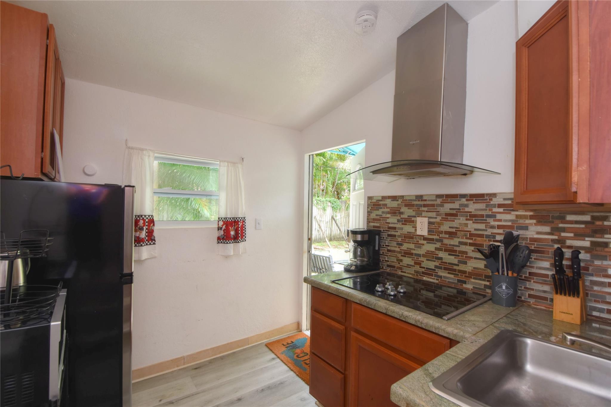 1050 NE 82nd St Miami, FL 33138