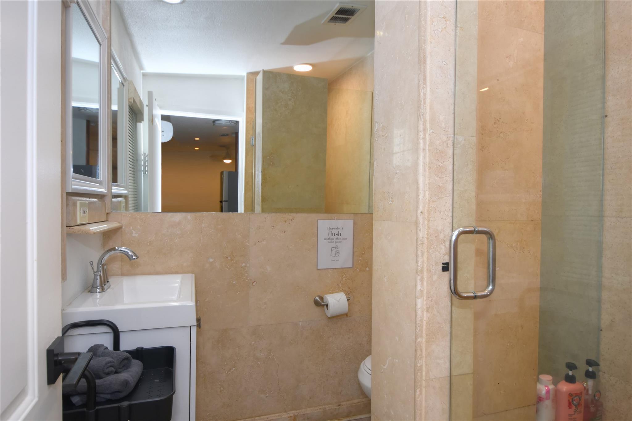 1050 NE 82nd St Miami, FL 33138