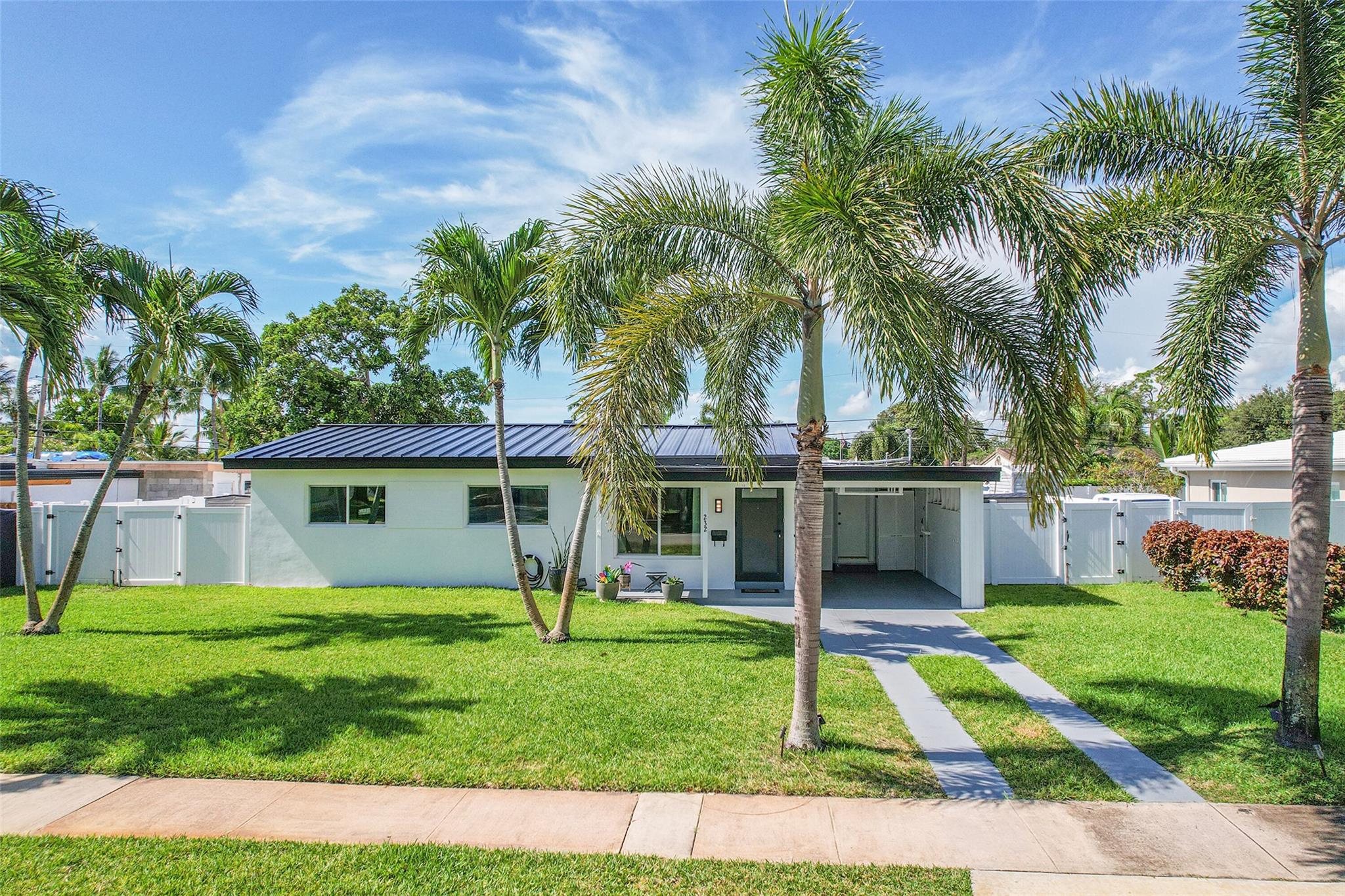 232 SW 9th Ct