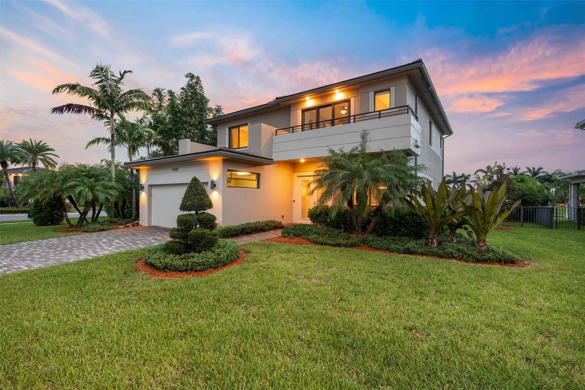 10593 N Lago Vis Cir