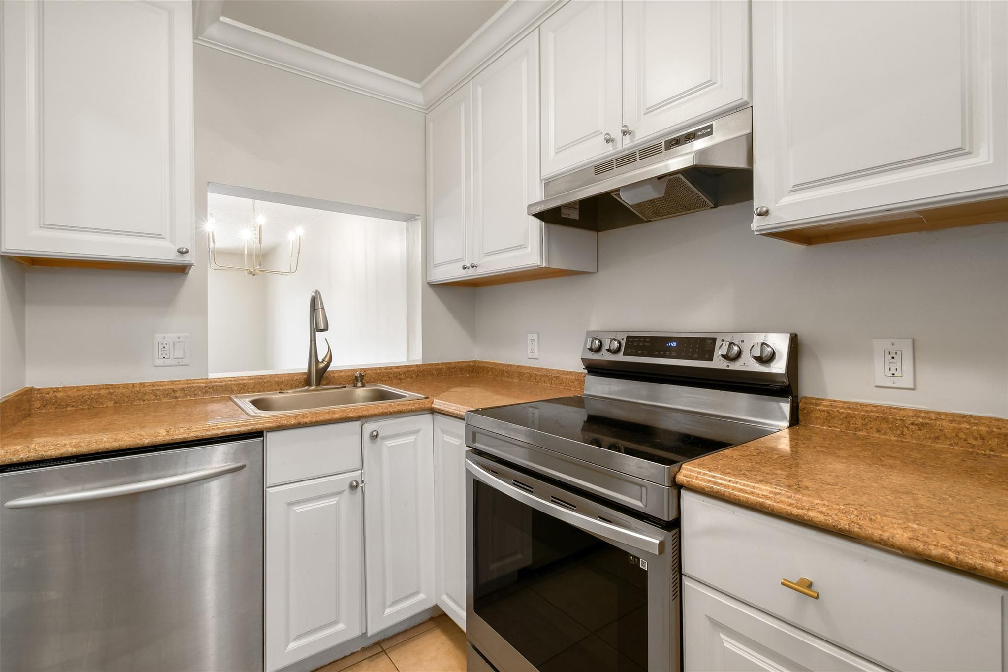 410 N Cypress Dr #11 Tequesta, FL 33469