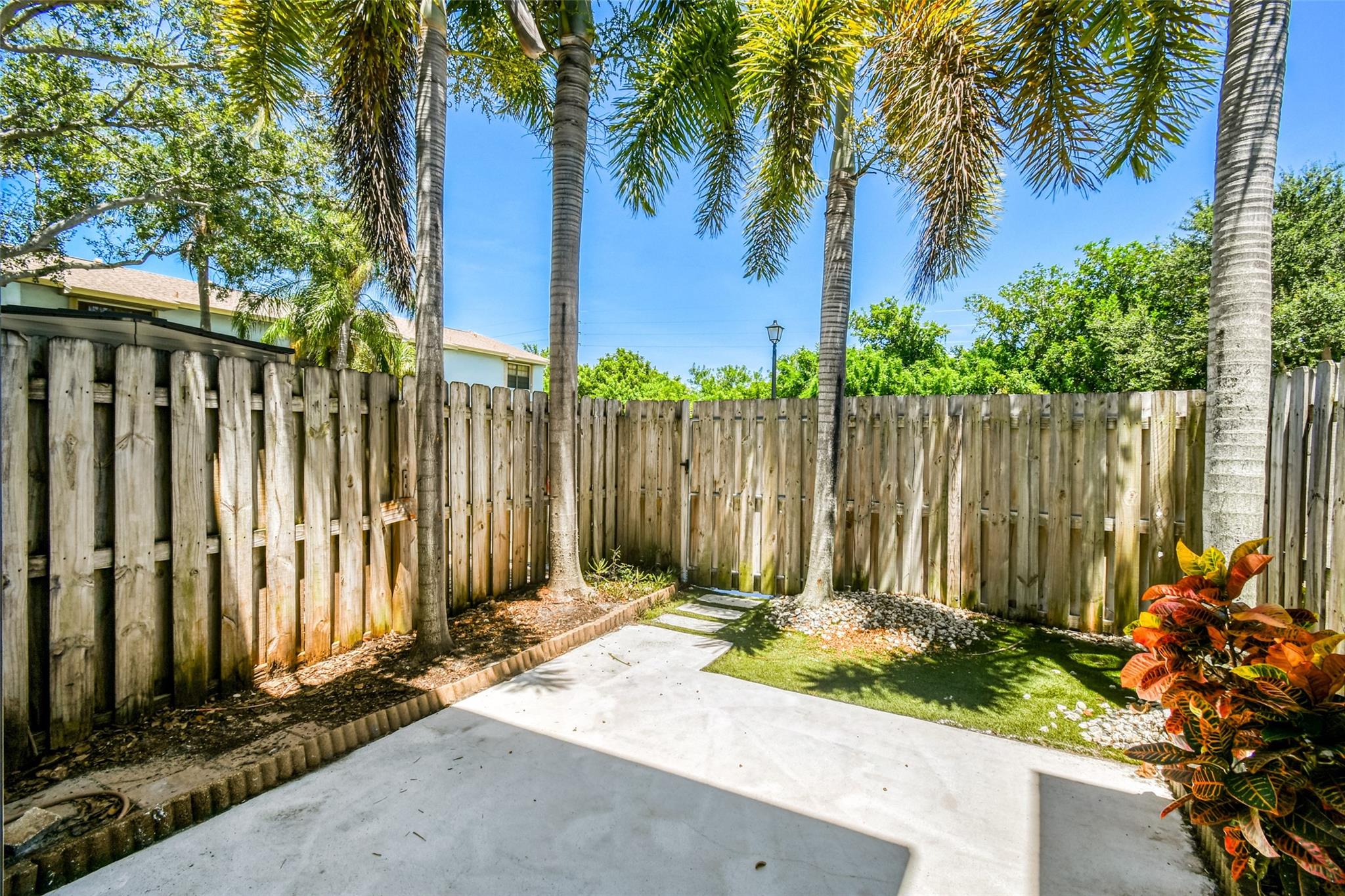 410 N Cypress Dr #11 Tequesta, FL 33469