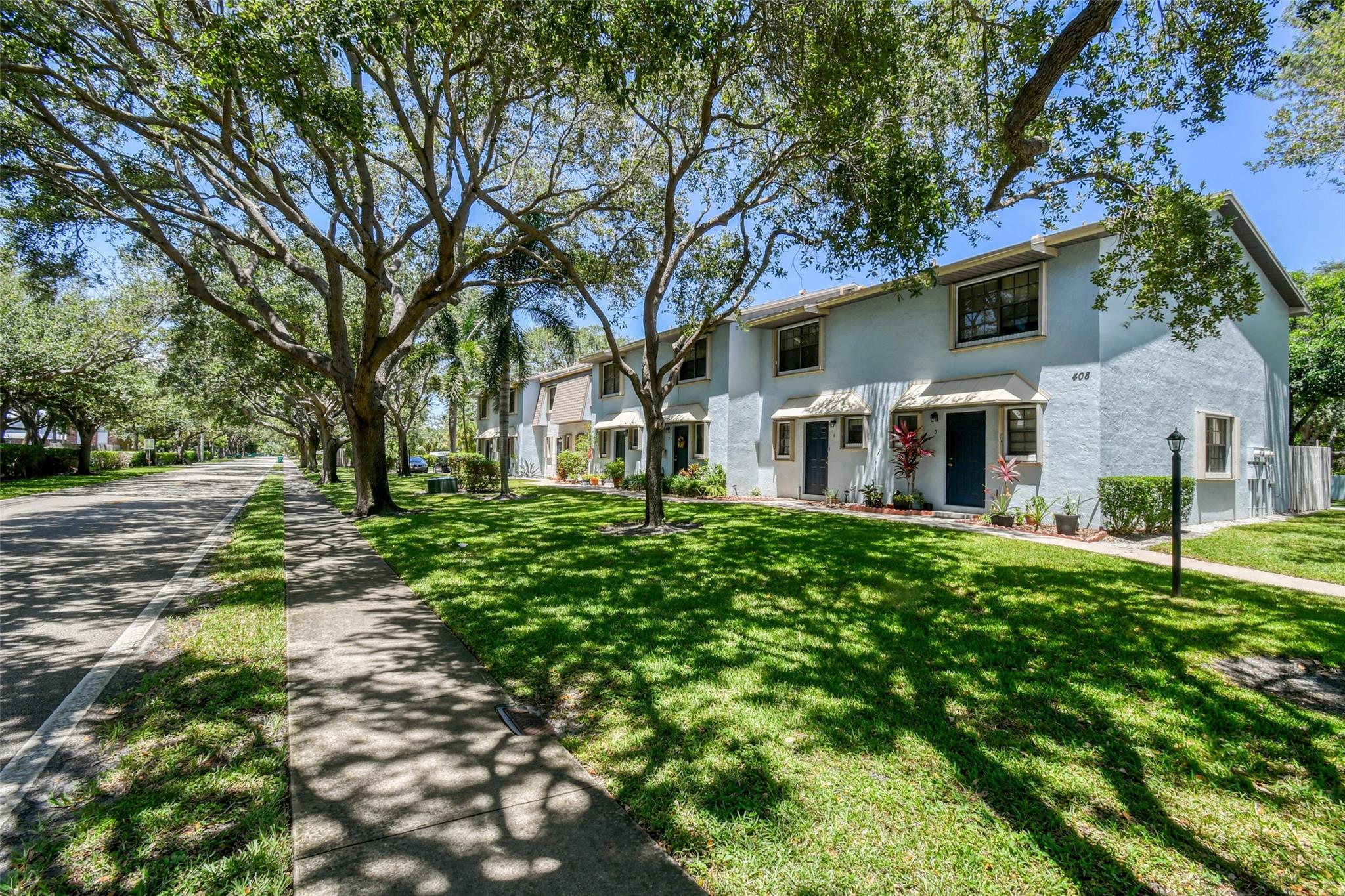 410 N Cypress Dr #11 Tequesta, FL 33469