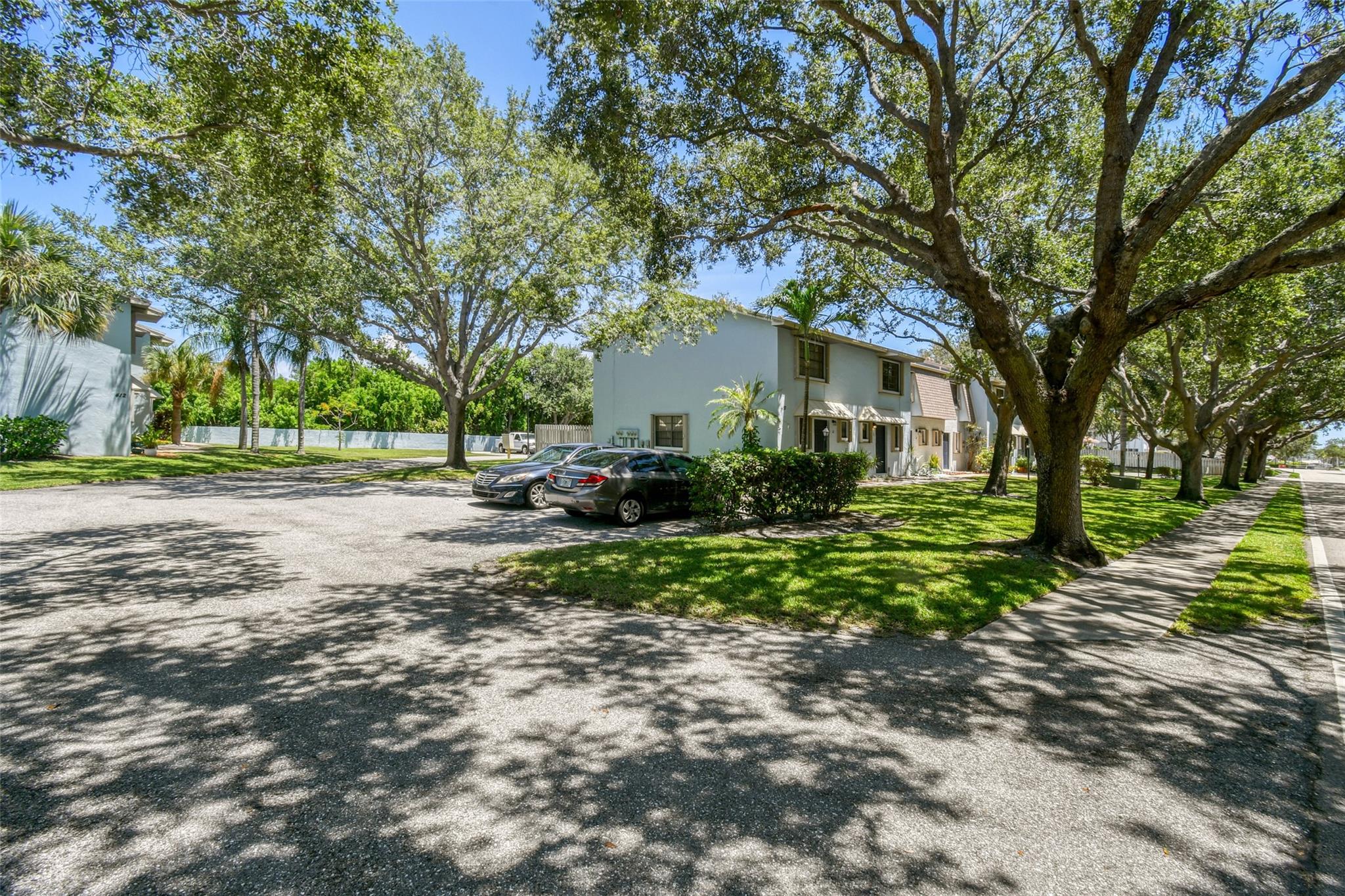 410 N Cypress Dr #11 Tequesta, FL 33469