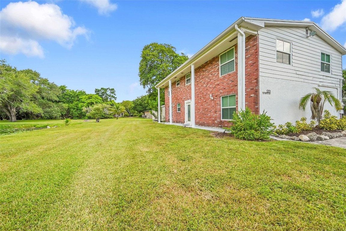 1201 N Old Hiatus Rd Plantation, FL 33323