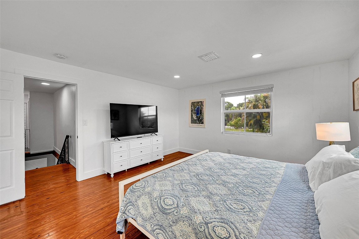 1201 N Old Hiatus Rd Plantation, FL 33323