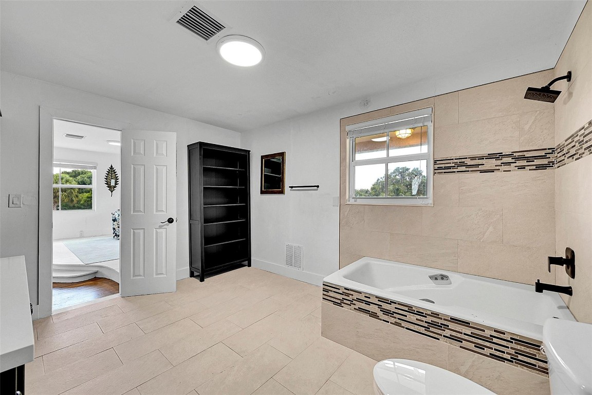 1201 N Old Hiatus Rd Plantation, FL 33323