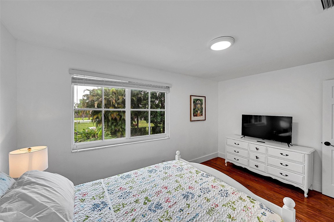 1201 N Old Hiatus Rd Plantation, FL 33323