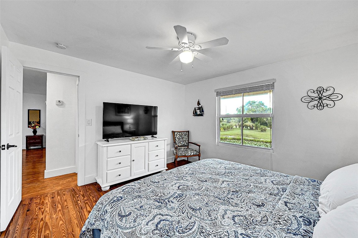 1201 N Old Hiatus Rd Plantation, FL 33323