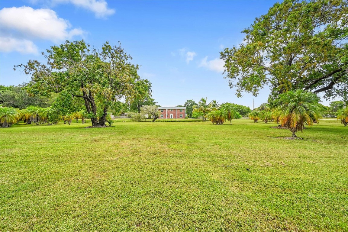 1201 N Old Hiatus Rd Plantation, FL 33323