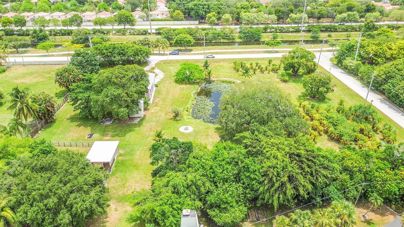 1201 N Old Hiatus Rd Plantation, FL 33323