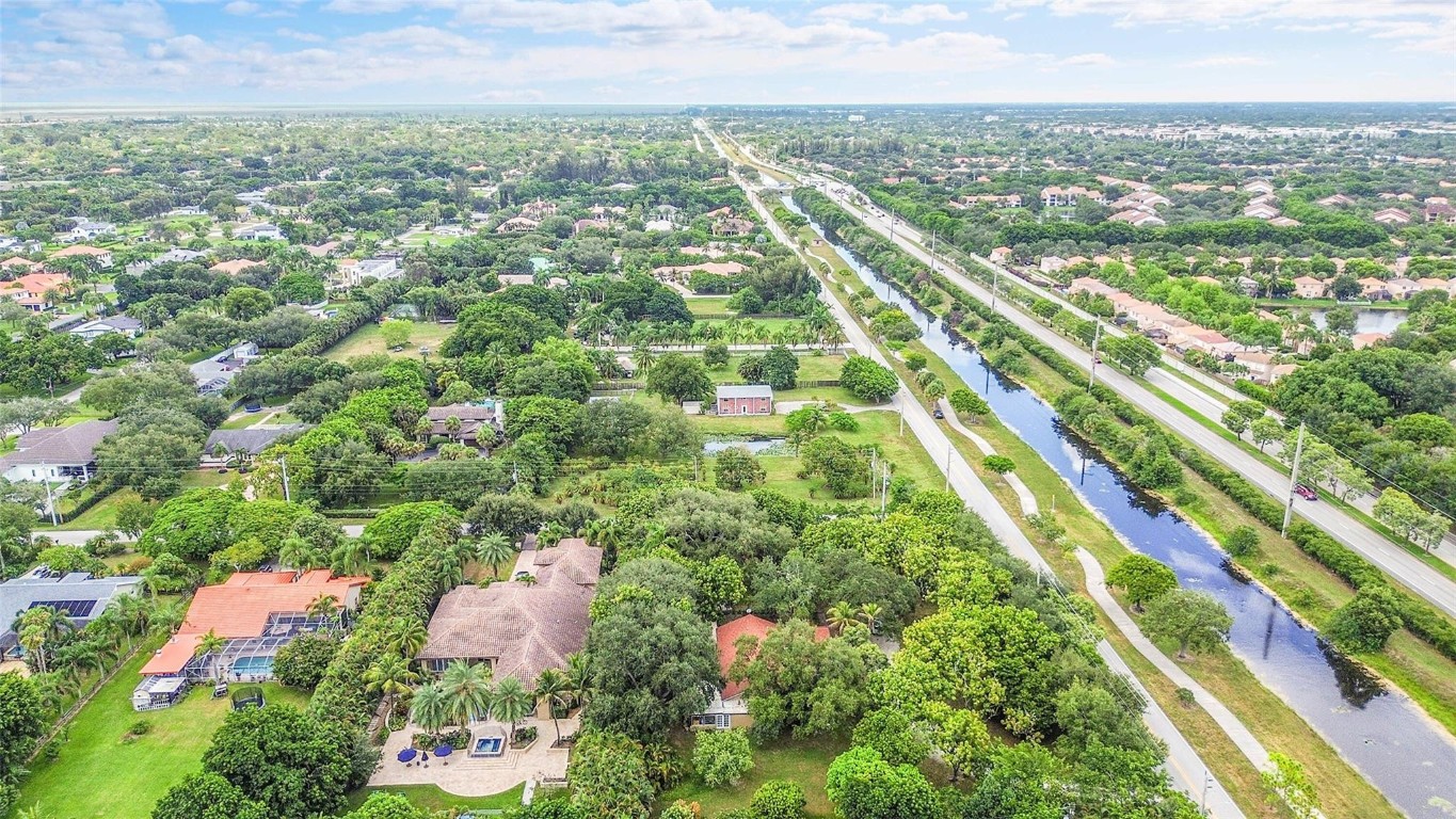 1201 N Old Hiatus Rd Plantation, FL 33323