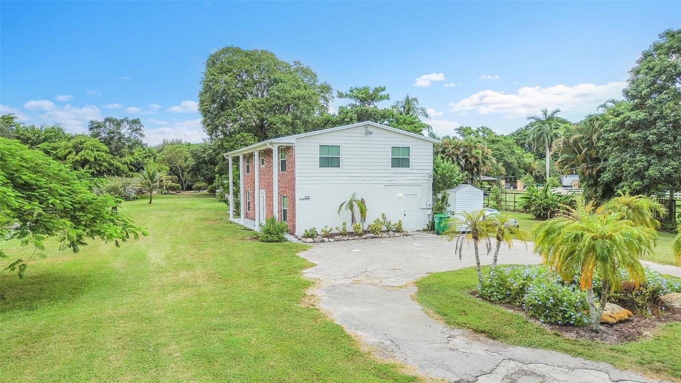 1201 N Old Hiatus Rd Plantation, FL 33323