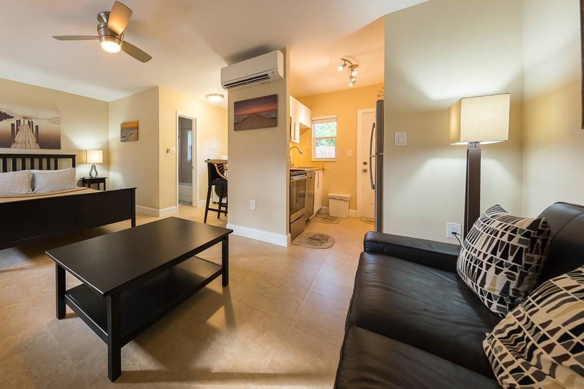 1115 NE 15th Ave Fort Lauderdale, FL 33304