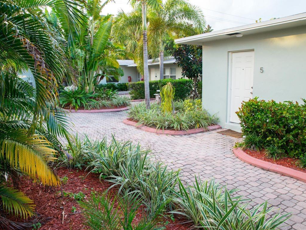 1115 NE 15th Ave Fort Lauderdale, FL 33304