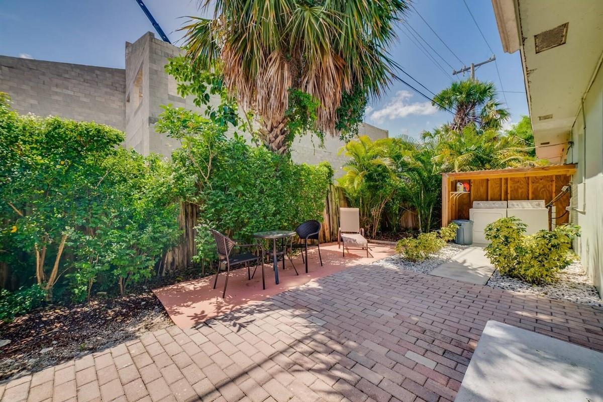 1115 NE 15th Ave Fort Lauderdale, FL 33304