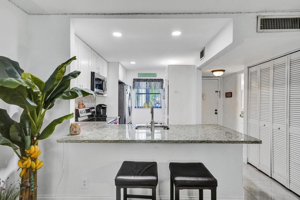 3060 Holiday Spgs Blvd #106
