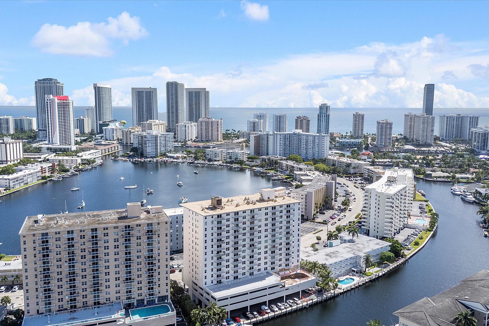 427 Golden Isles Dr #16H