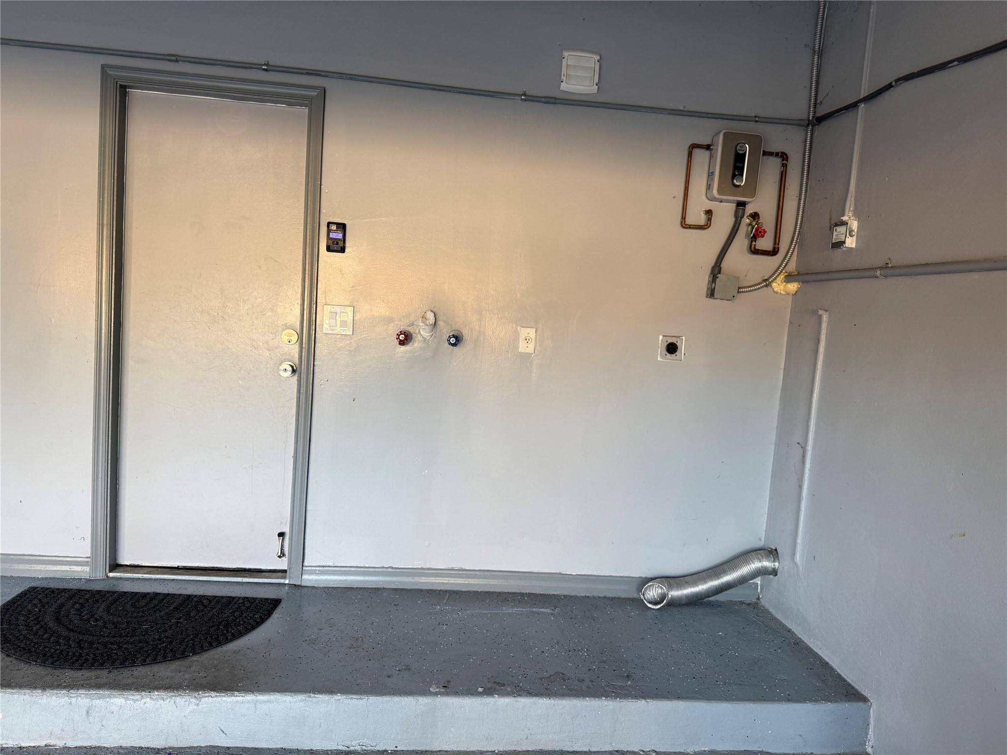 322 SW 193rd Pembroke Pines, FL 33029