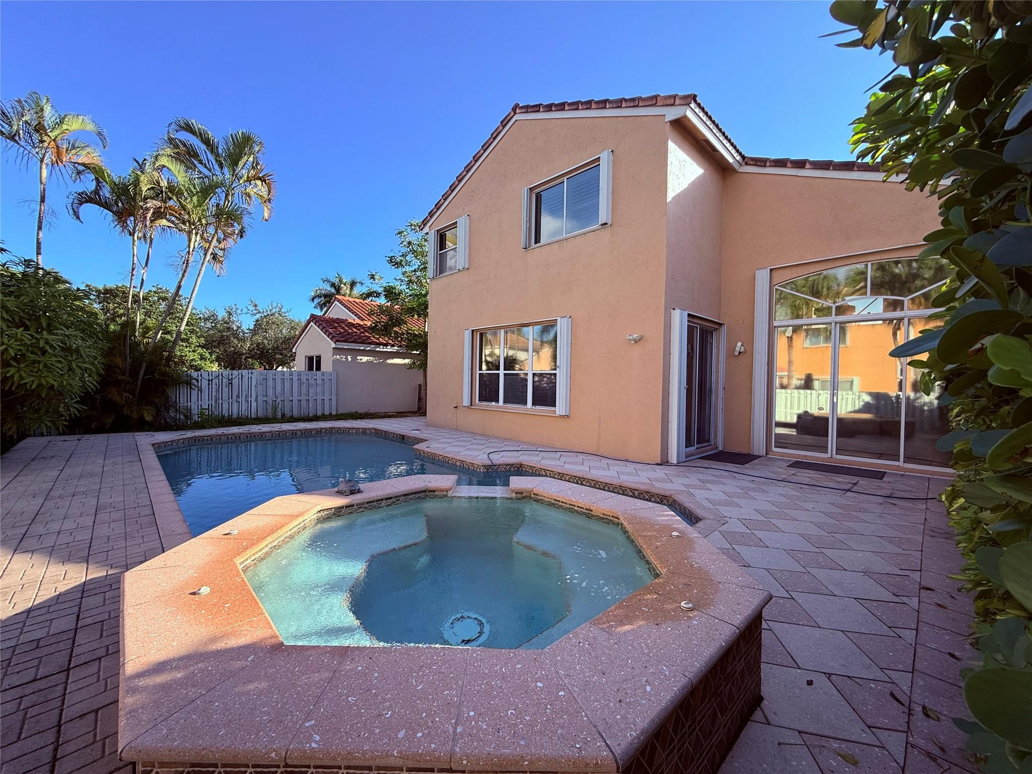 322 SW 193rd Pembroke Pines, FL 33029