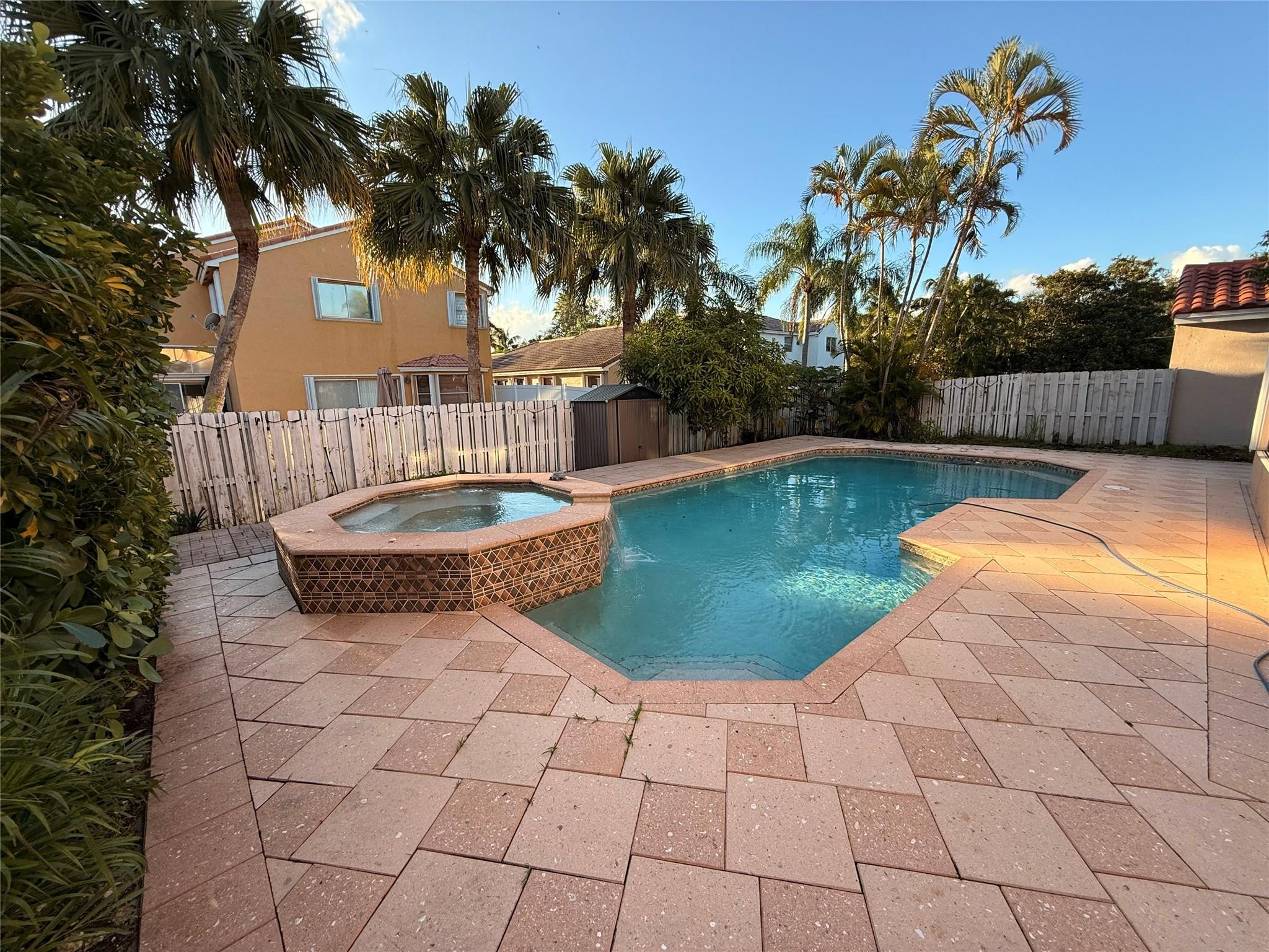 322 SW 193rd Pembroke Pines, FL 33029