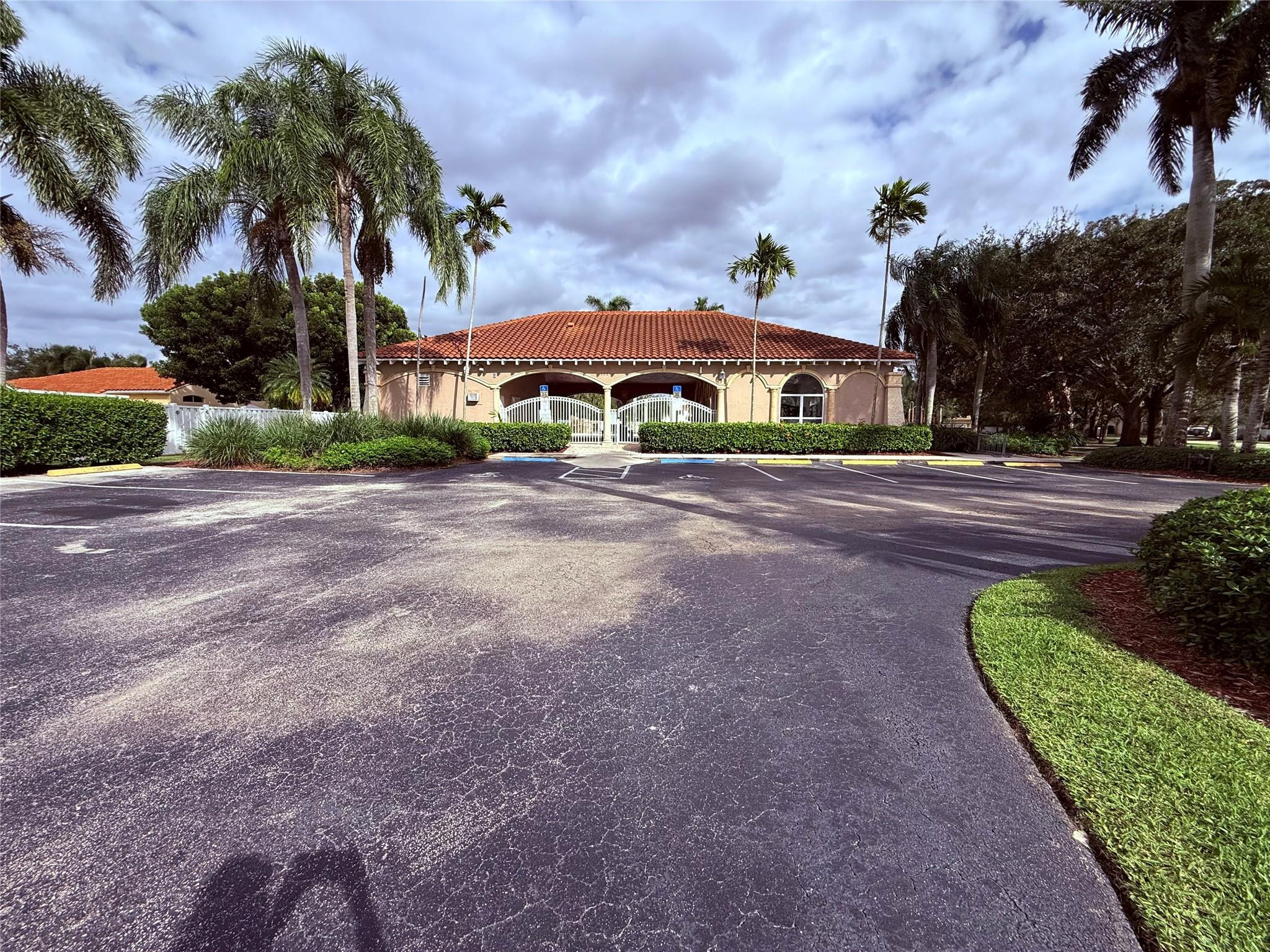 322 SW 193rd Pembroke Pines, FL 33029
