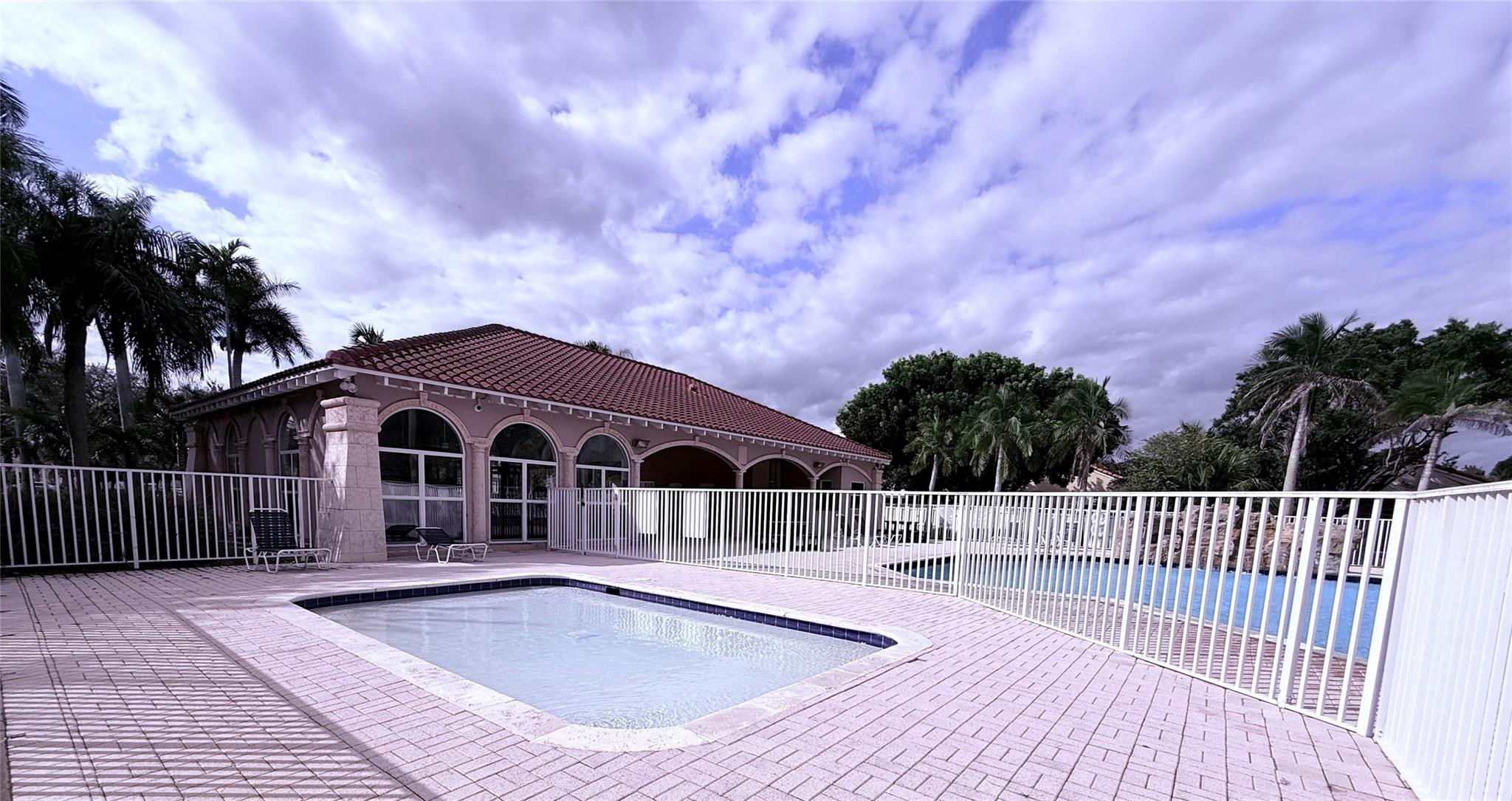 322 SW 193rd Pembroke Pines, FL 33029